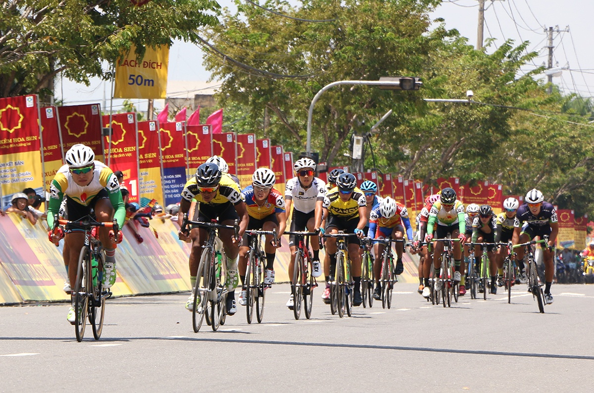 dua xe dap vtv anh 1