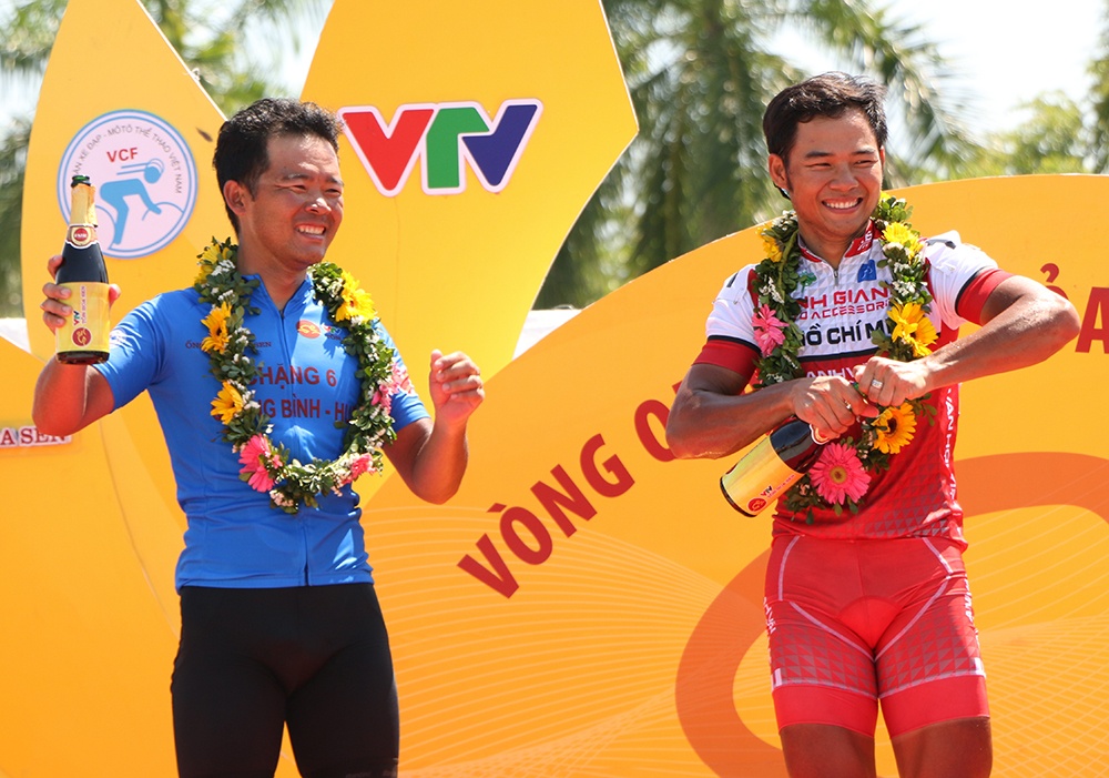 Chang 8 VTV Cup 2017: Chien thang kep cho anh em Minh - Duan hinh anh