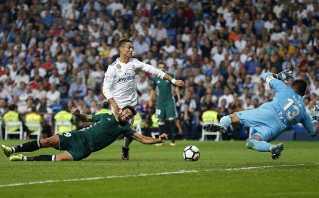 real madrid thua barcelona anh 1