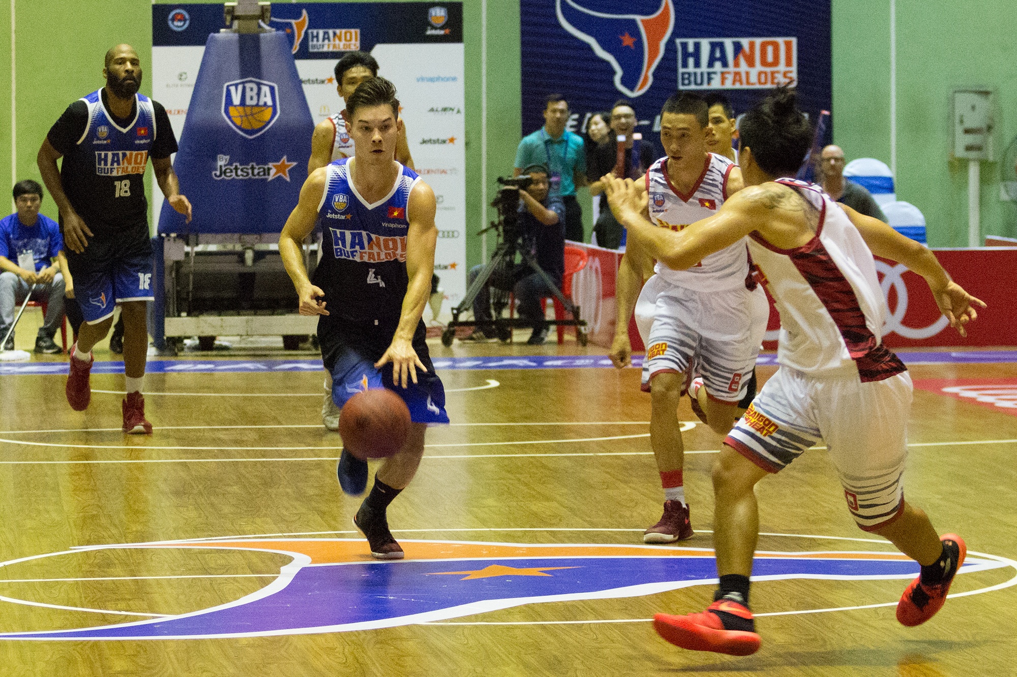 hanoi buffaloes thua saigon heat vba anh 12