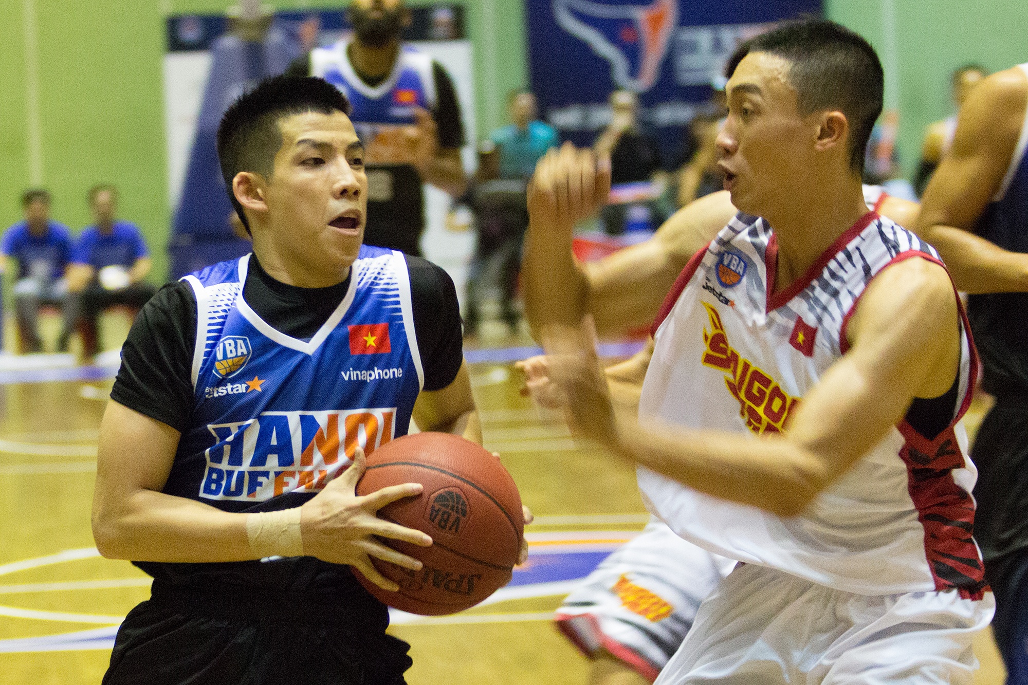 hanoi buffaloes thua saigon heat vba anh 13