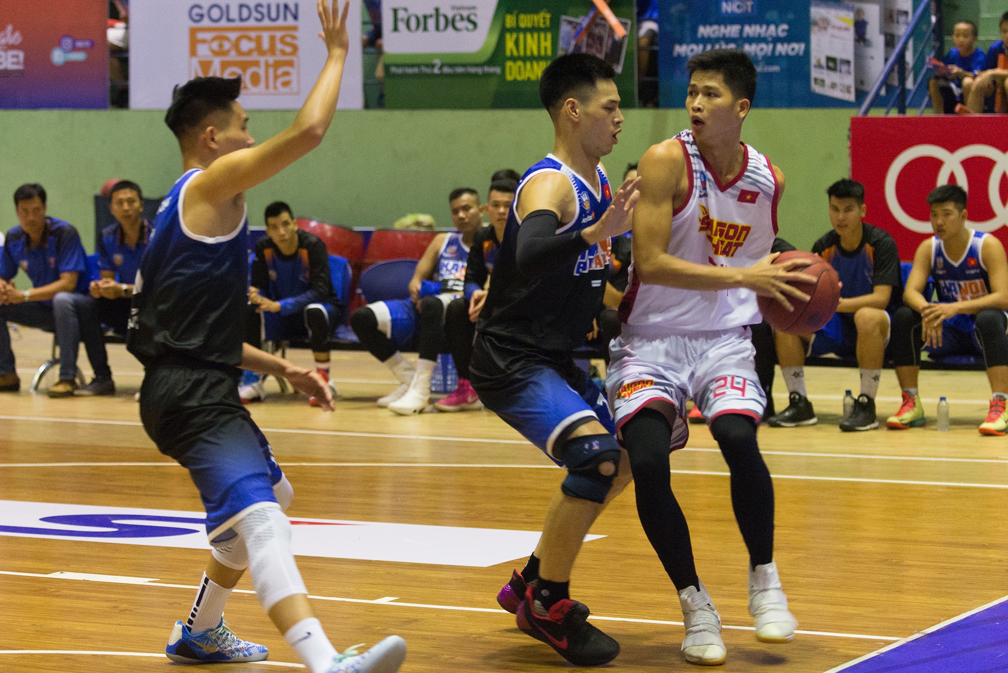 hanoi buffaloes thua saigon heat vba anh 14