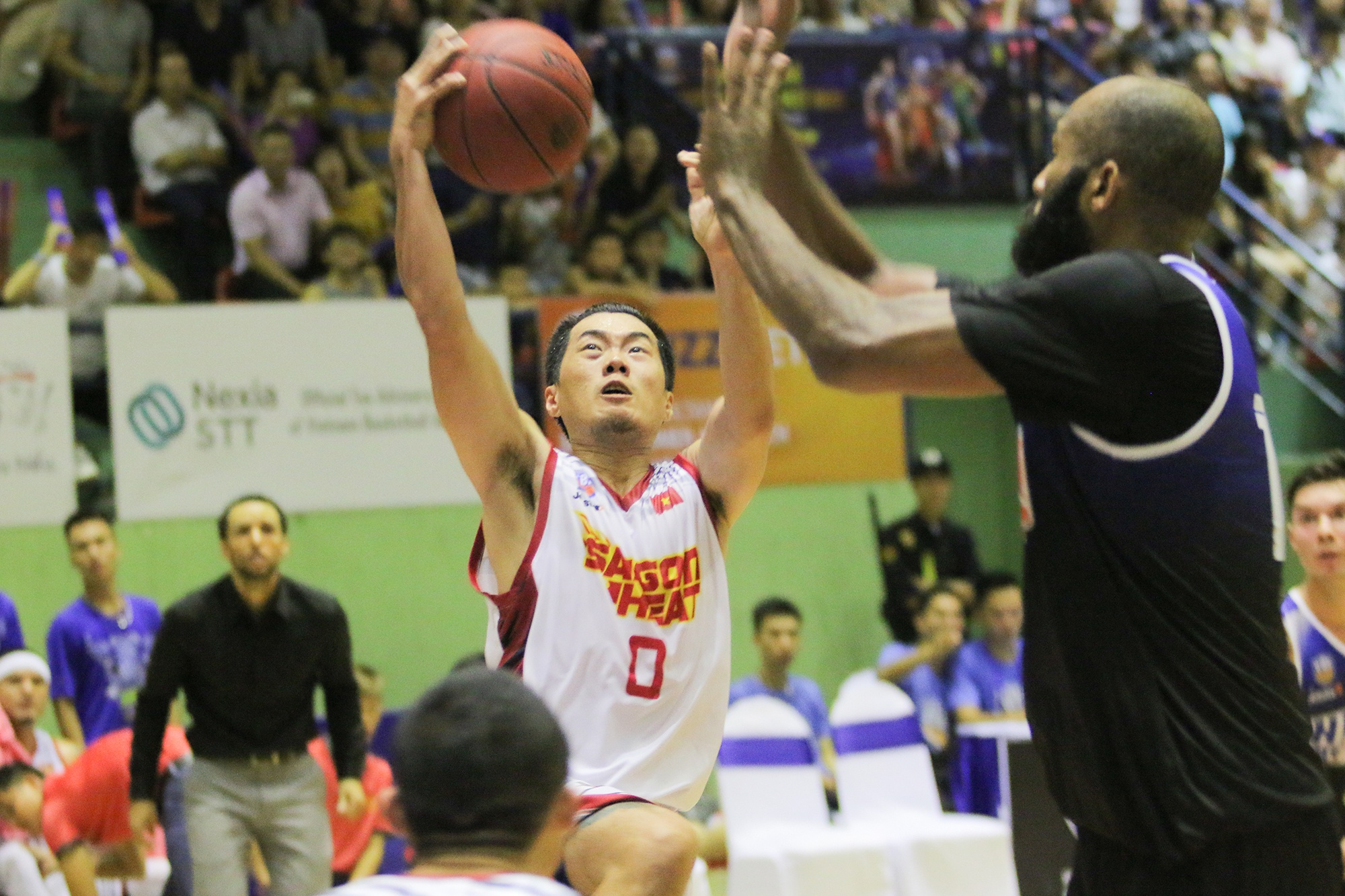 hanoi buffaloes thua saigon heat vba anh 1