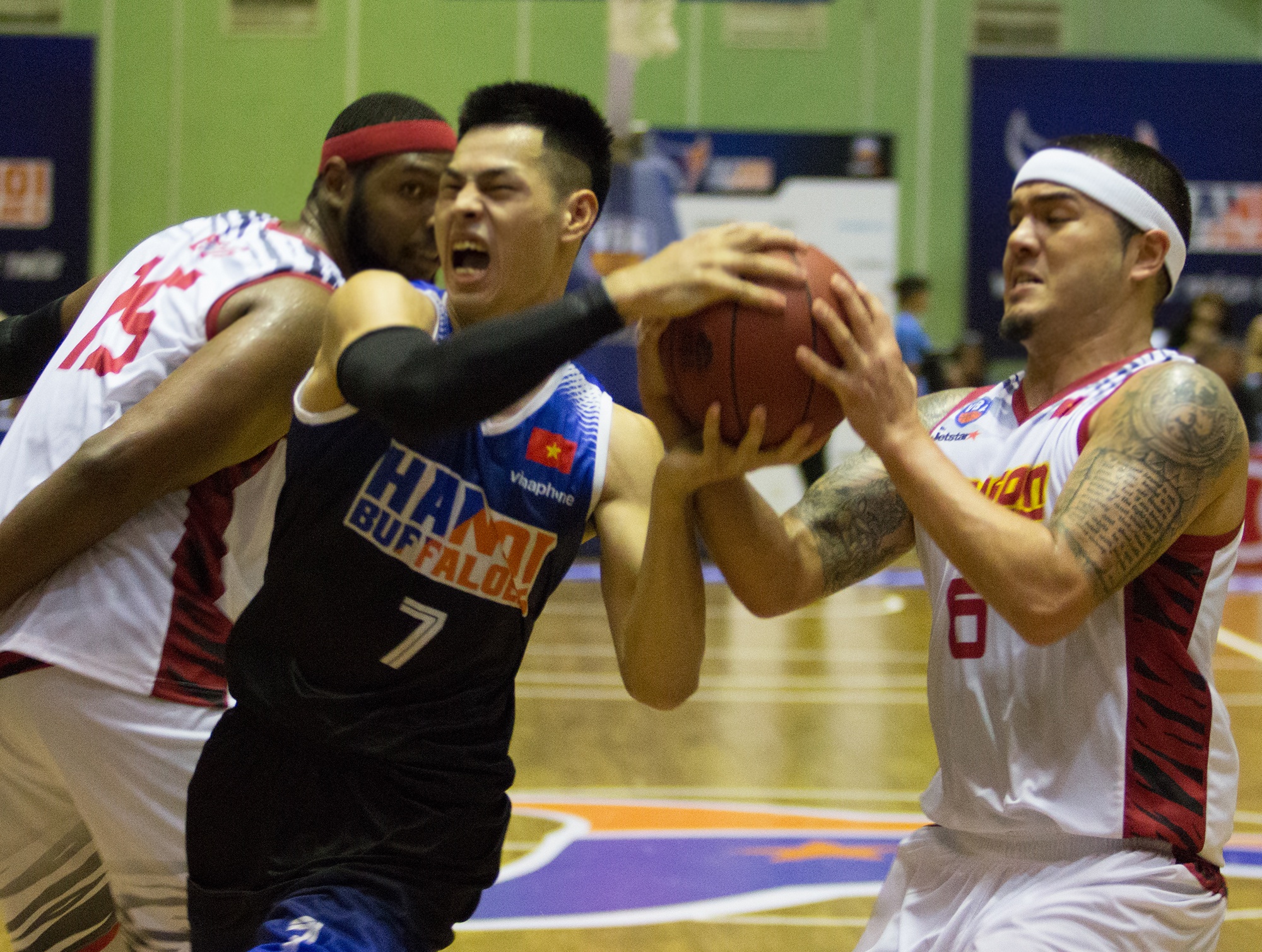 hanoi buffaloes thua saigon heat vba anh 8