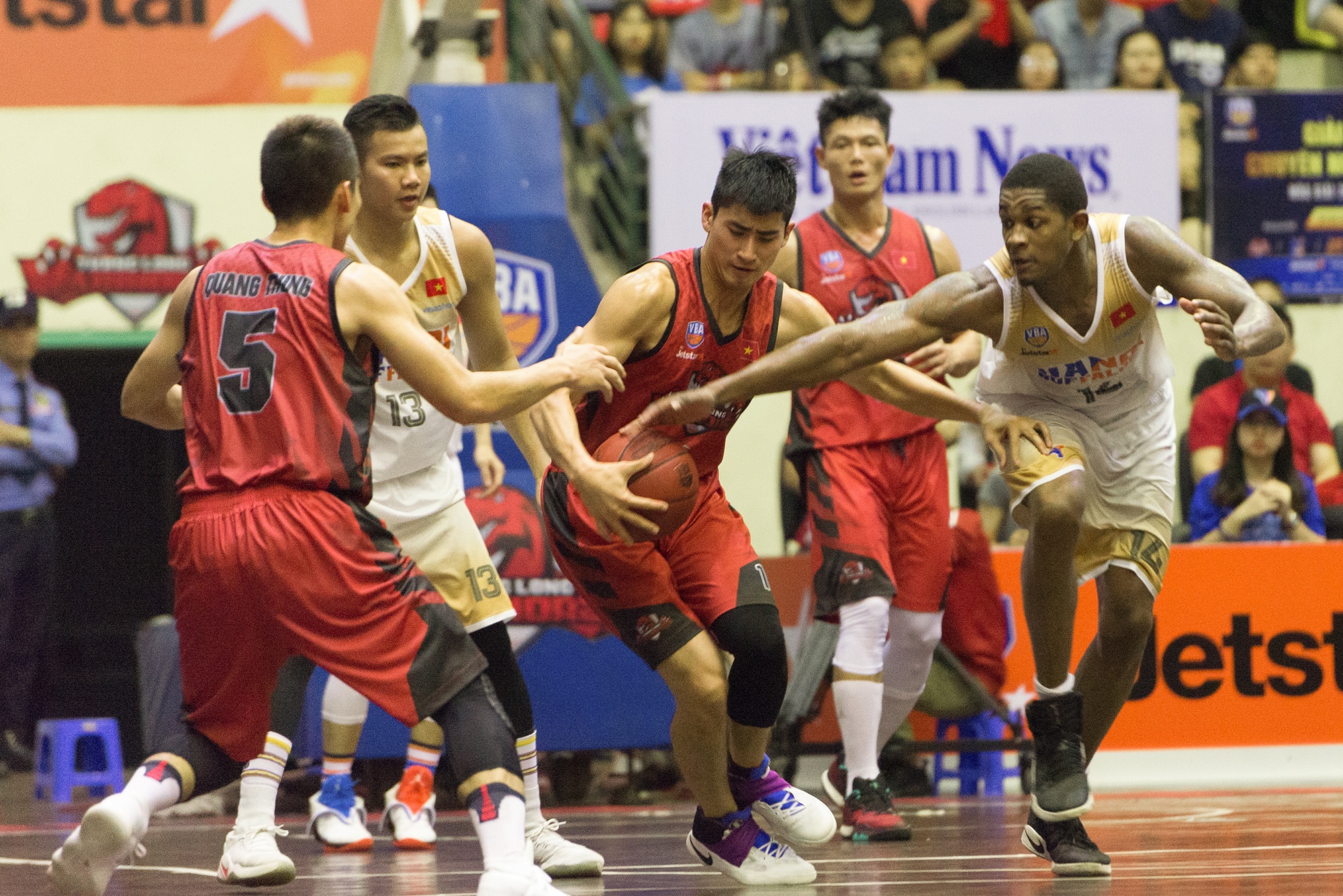 hanoi buffaloes thua thanglong warriors anh 1