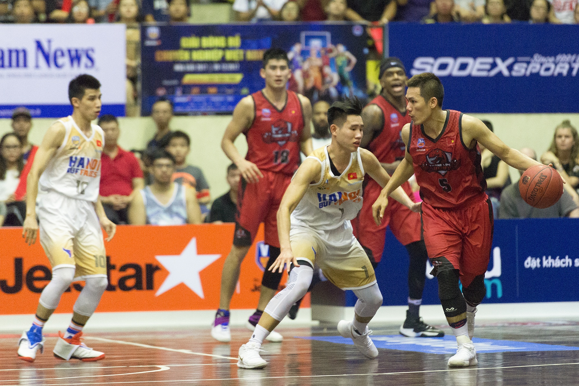 hanoi buffaloes thua thanglong warriors anh 7