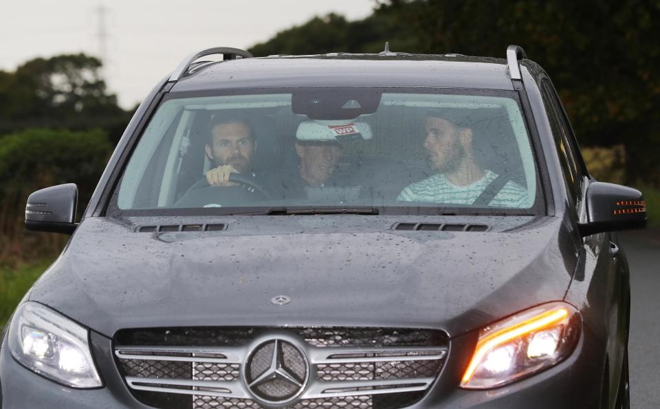 ibra tro lai tap luyen cung MU anh 5