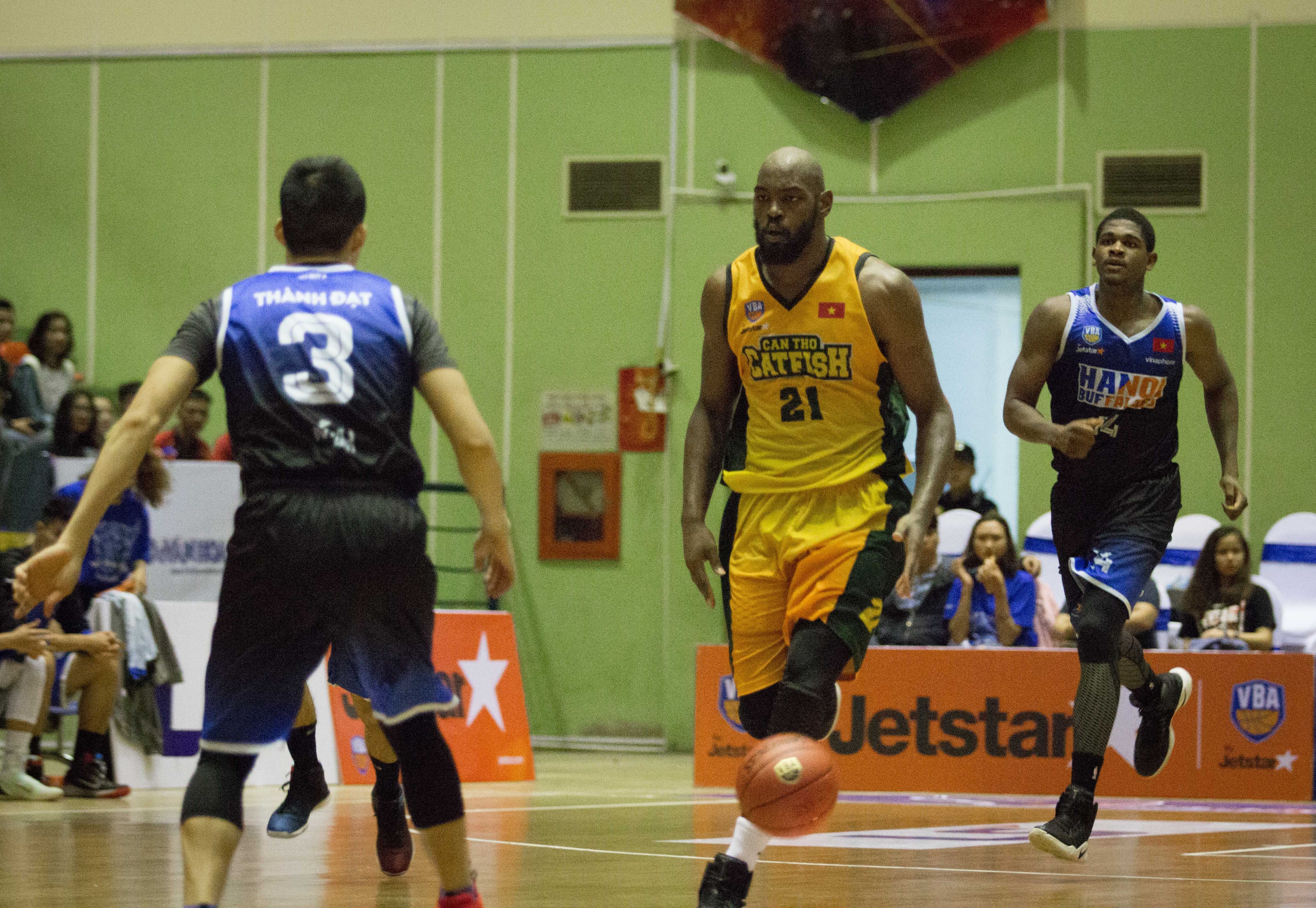 hanoi buffaloes thua tren san nha anh 1