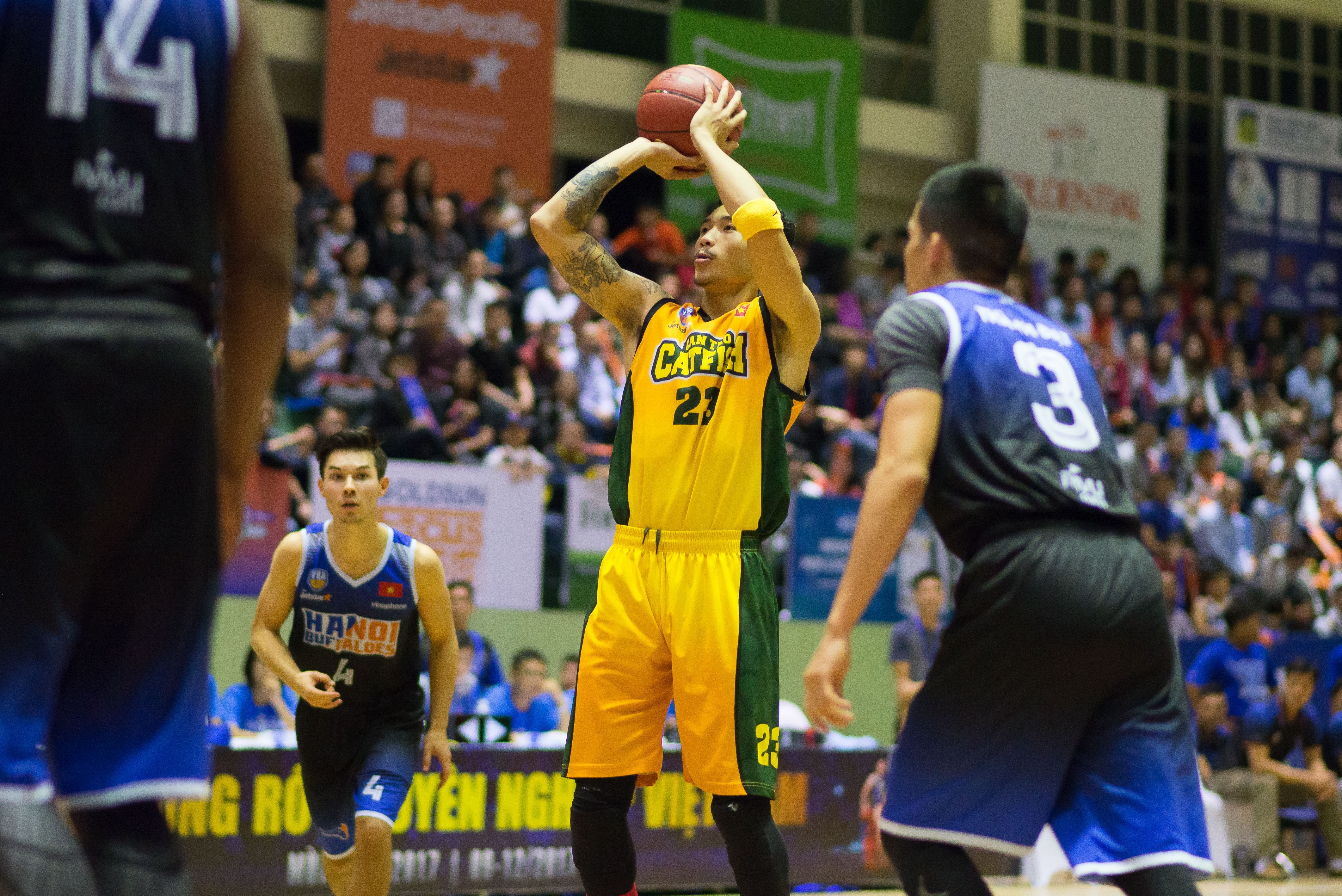 Highlights Hanoi Buffaloes thua kich tinh Cantho Catfish hinh anh