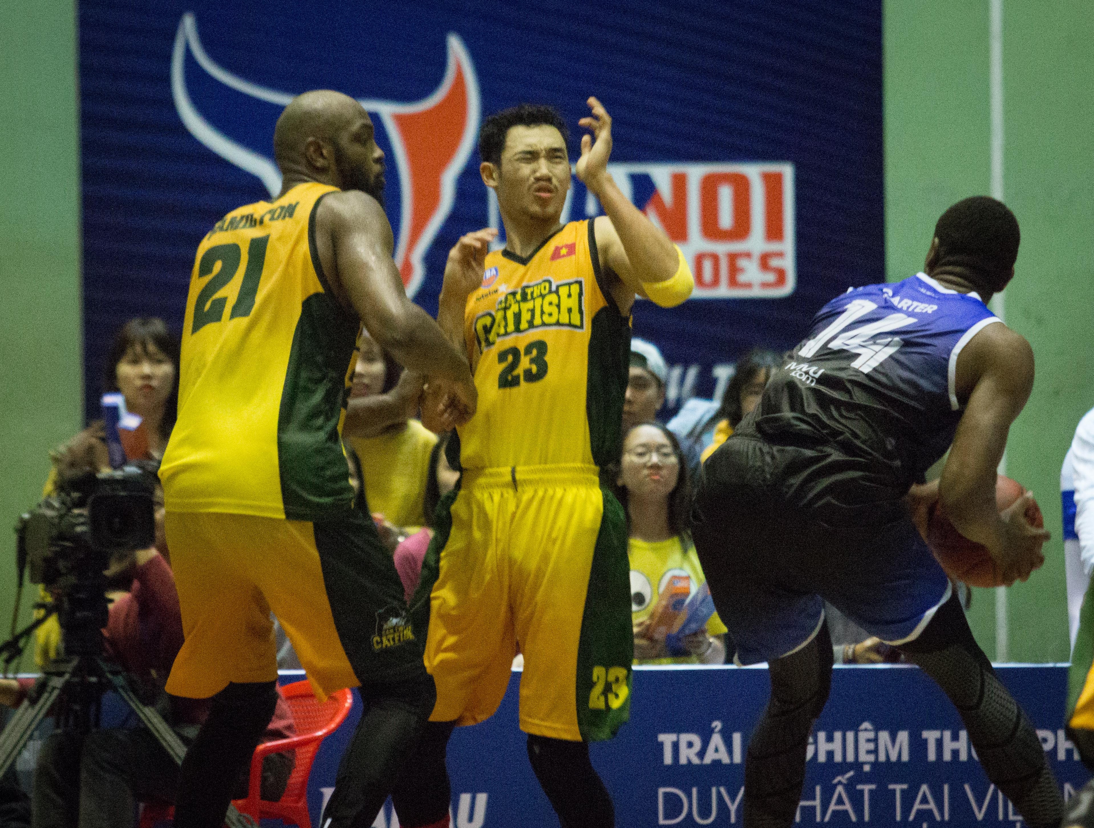 hanoi buffaloes thua cantho catfish anh 1