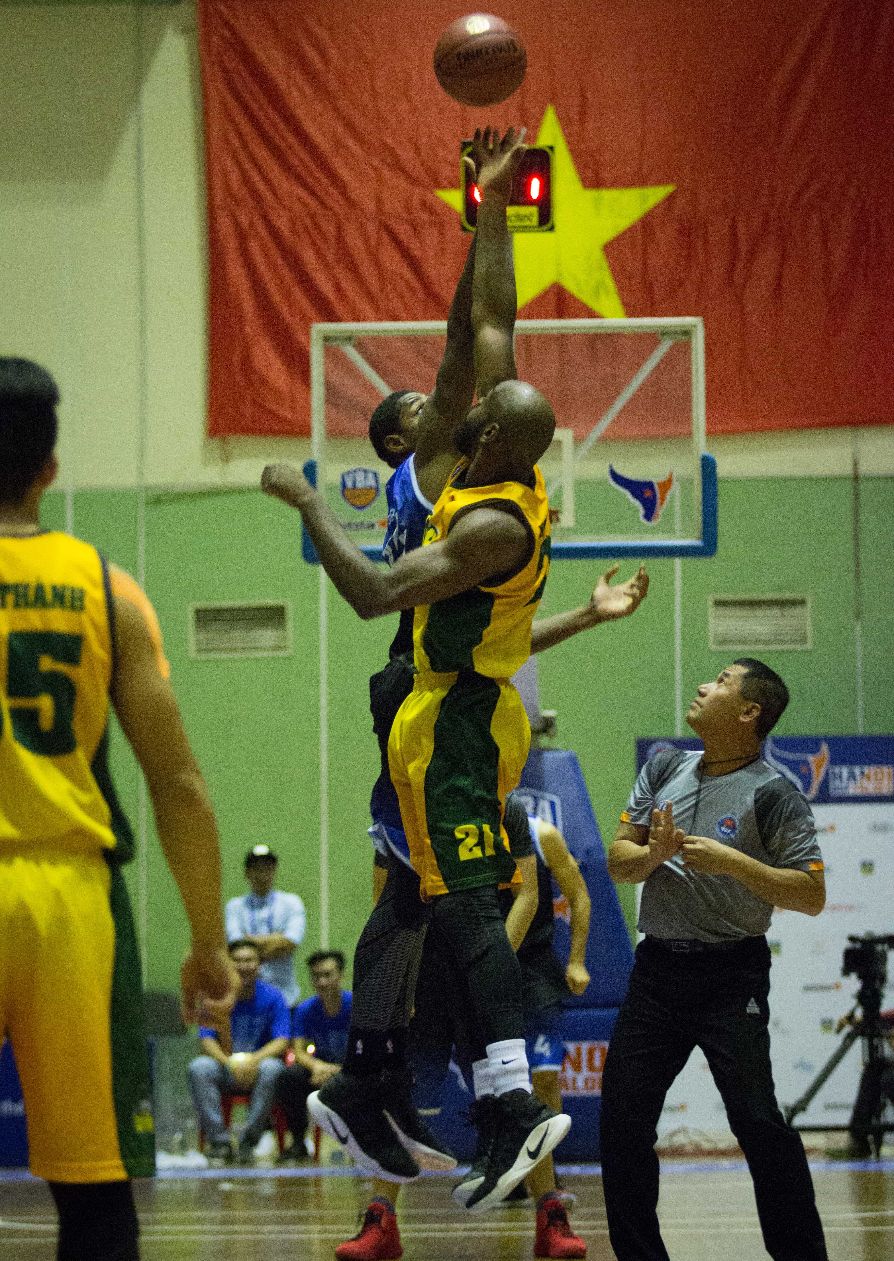 hanoi buffaloes thua cantho catfish anh 2