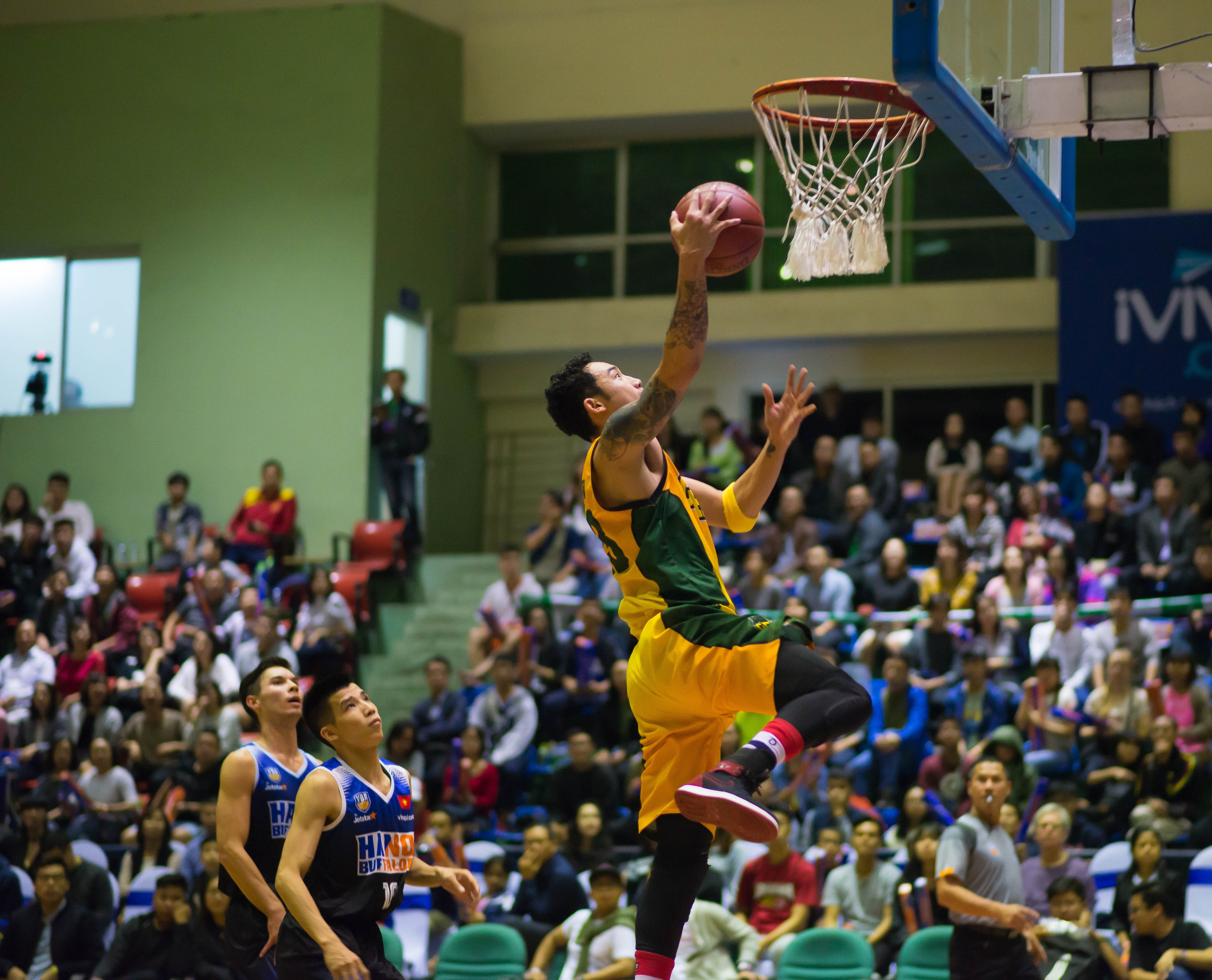 Tam Dinh, Hamilton cung toa sang dem ve chien thang cho Cantho Catfish hinh anh