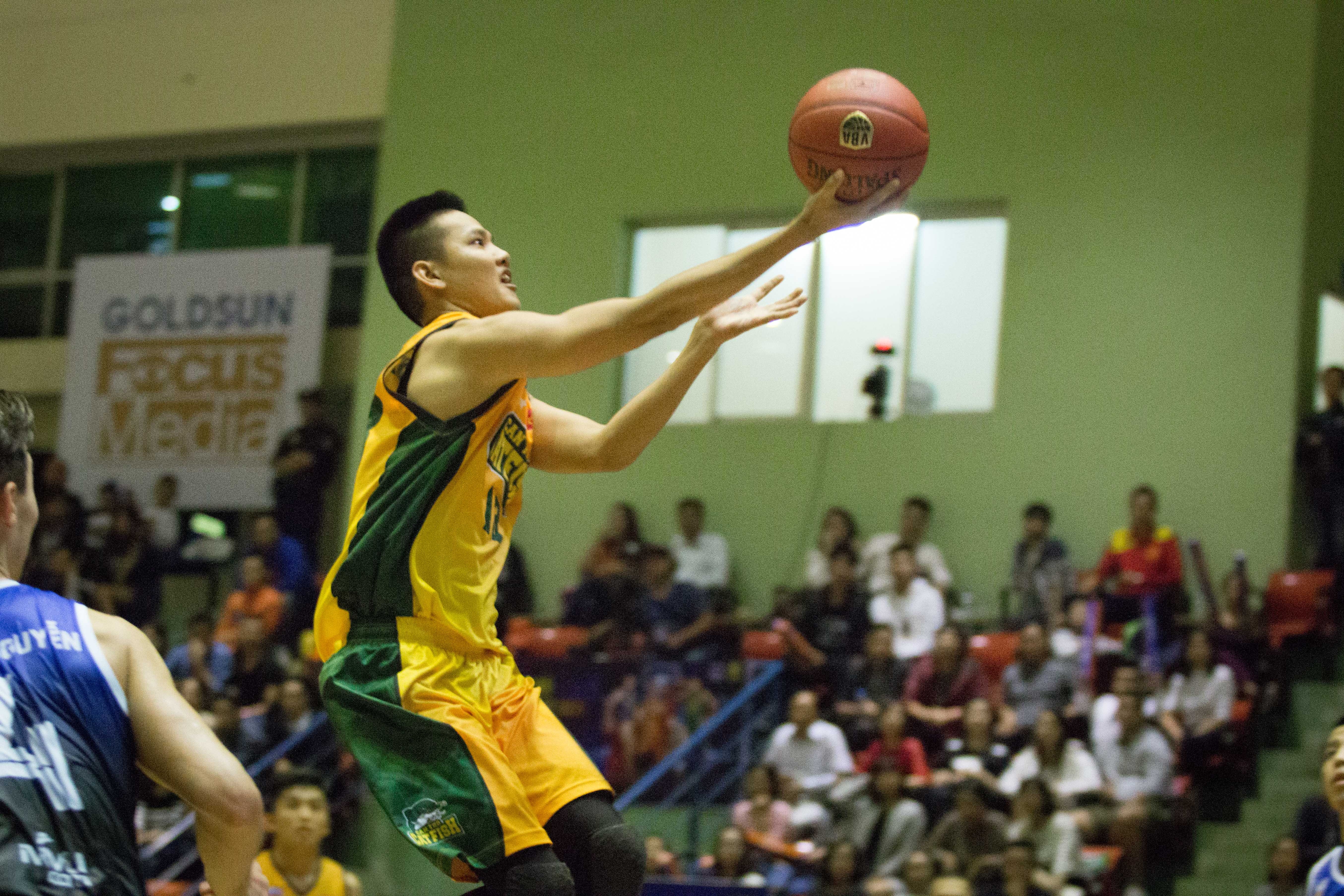 Hanoi Buffaloes thua sat nut Cantho Catfish tren san nha hinh anh