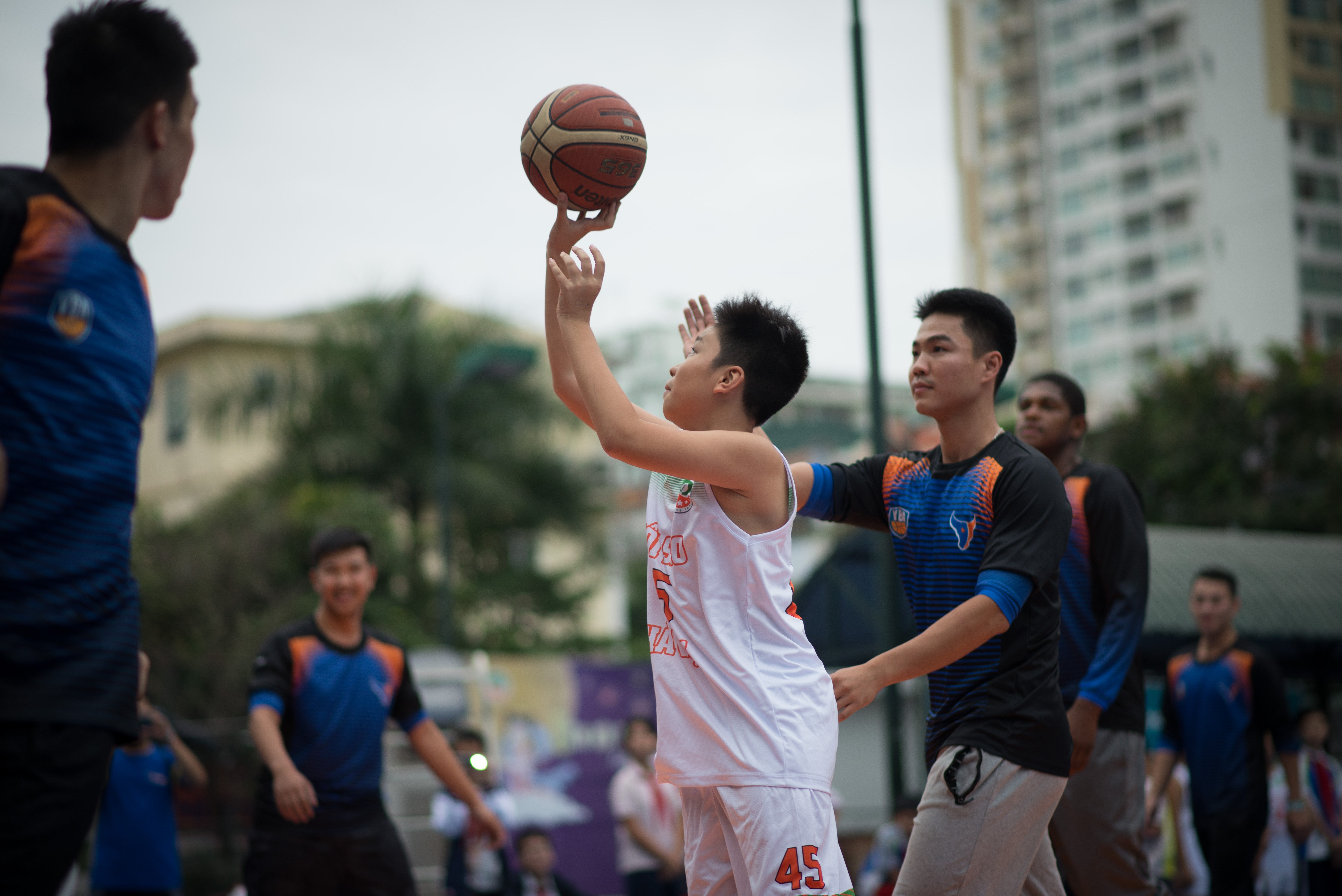 hanoi buffaloes giao luu bong ro anh 14