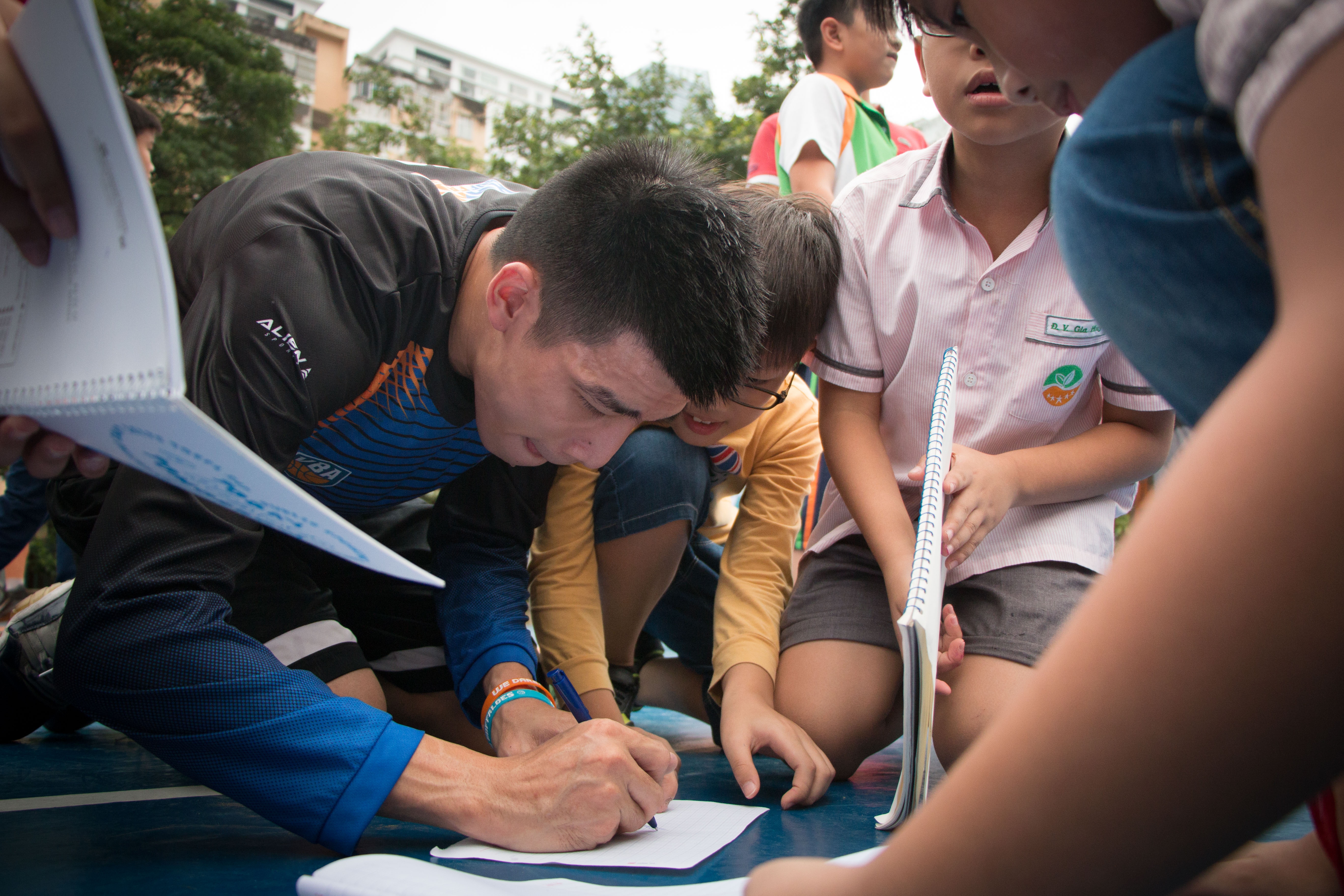 hanoi buffaloes giao luu bong ro anh 16