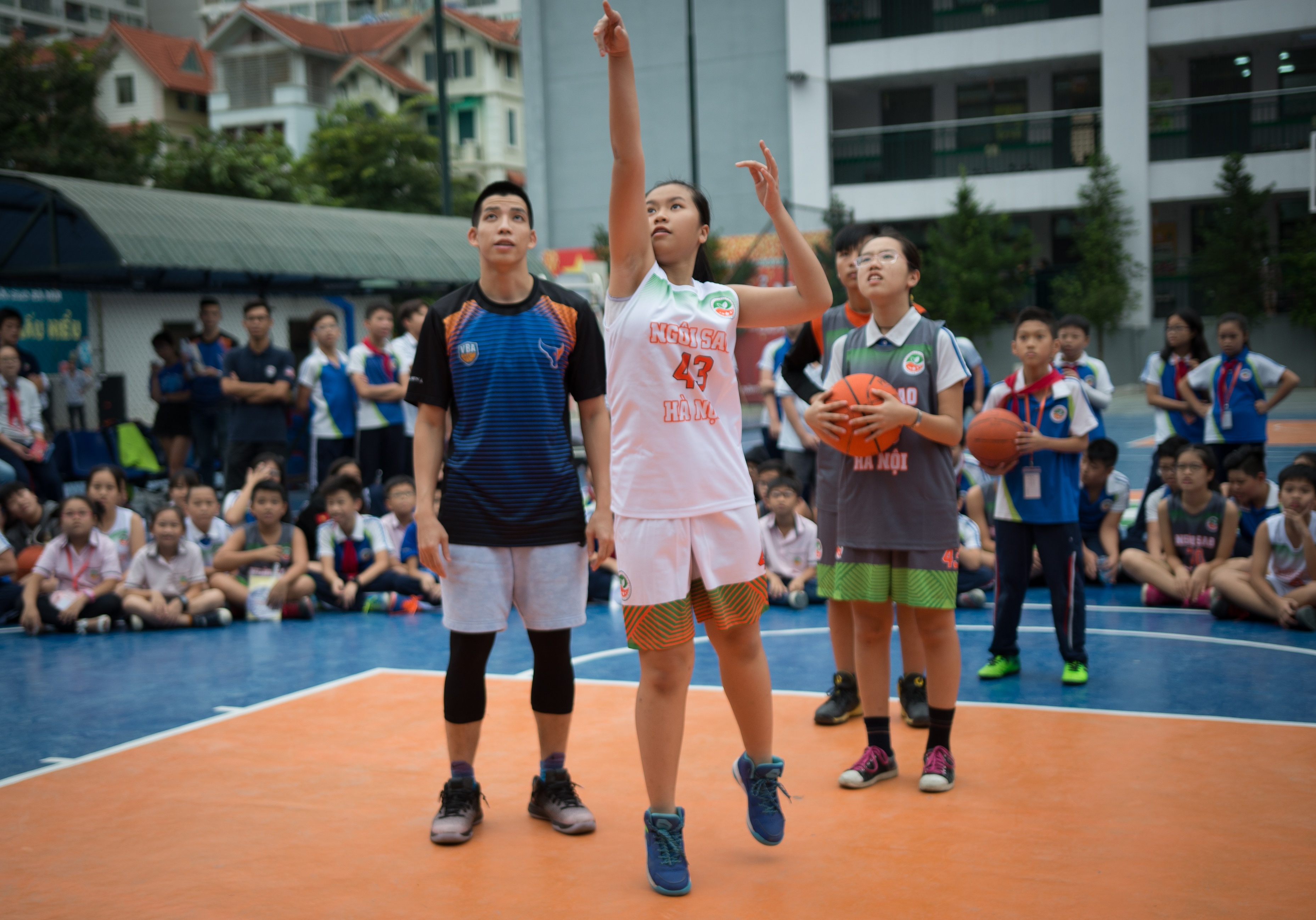 hanoi buffaloes giao luu bong ro anh 3