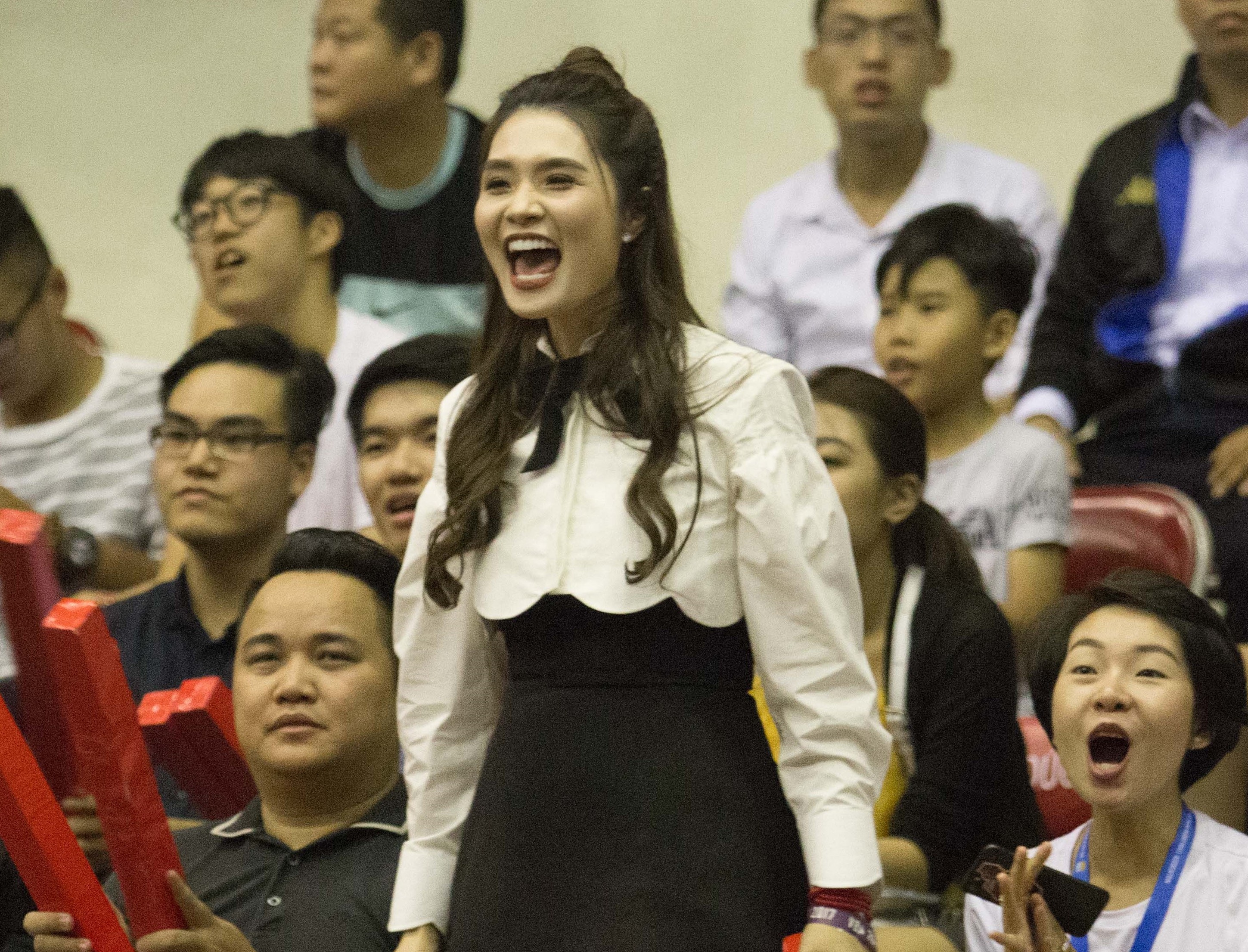 Ba chu Thanglong Warriors vo oa khi doi bong gianh chien thang hinh anh