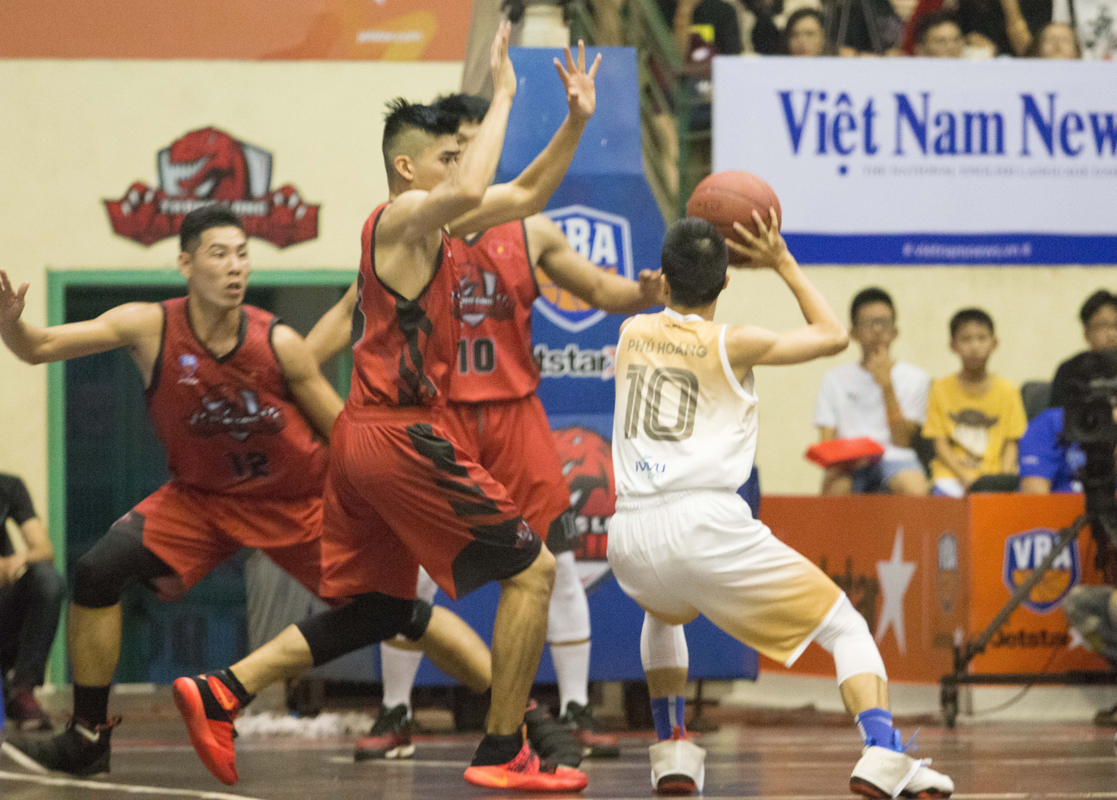 'Thang Hanoi Buffaloes la chien thang lich su voi Thanglong Warriors' hinh anh