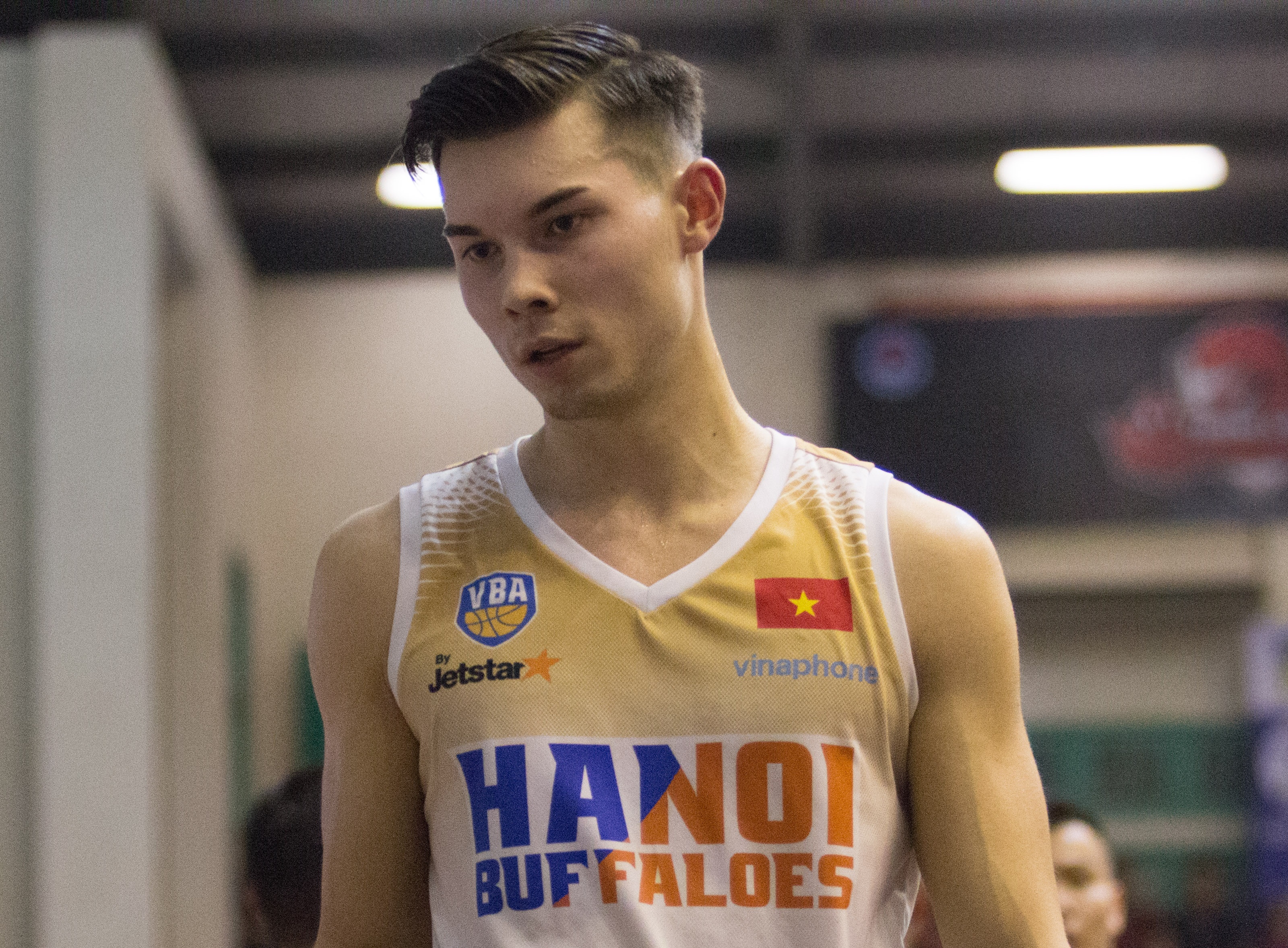 'Hot boy' Vincent Nguyen bat luc trong that bai cua Hanoi Buffaloes hinh anh