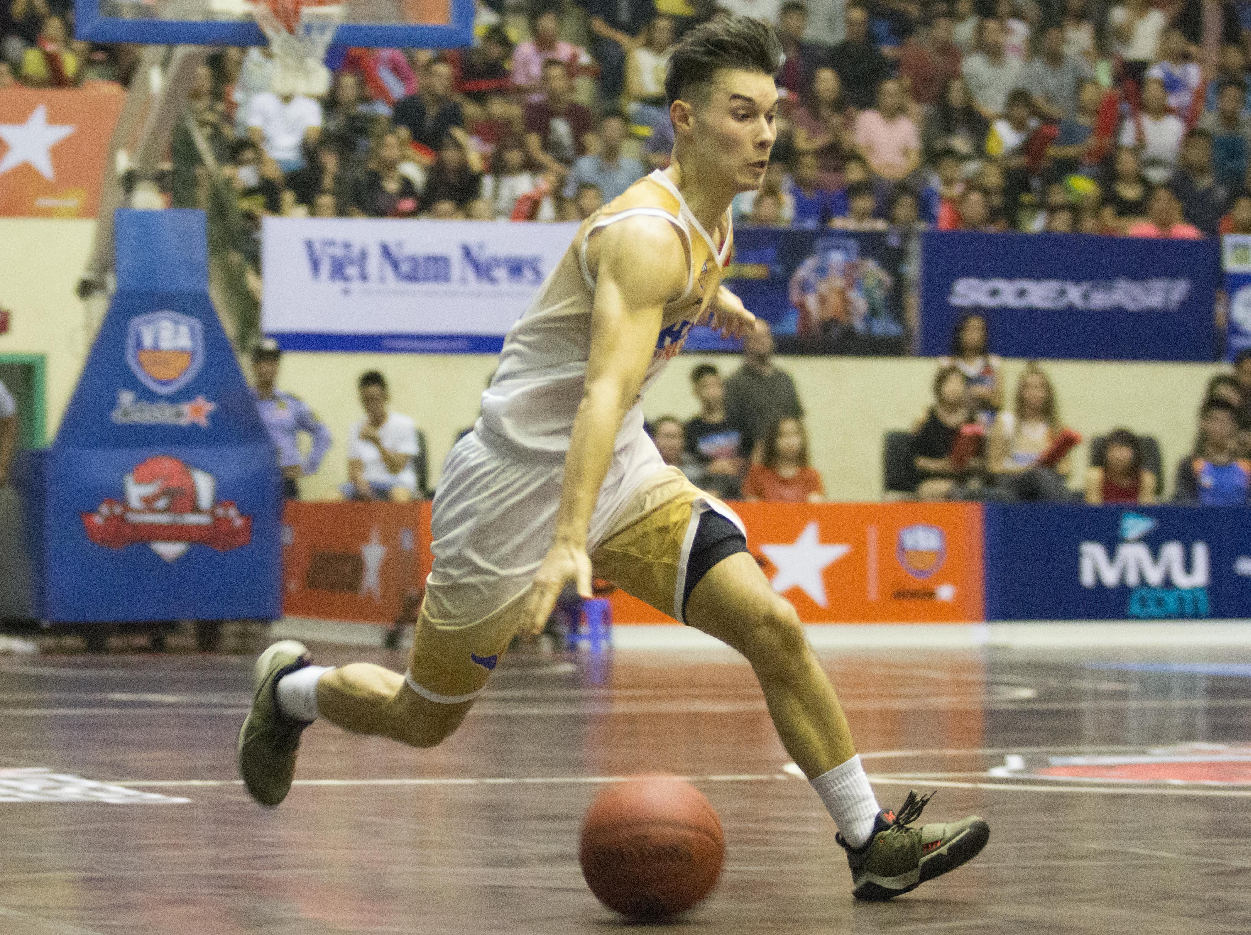 hanoi buffaloes thua thanglong warriors anh 3