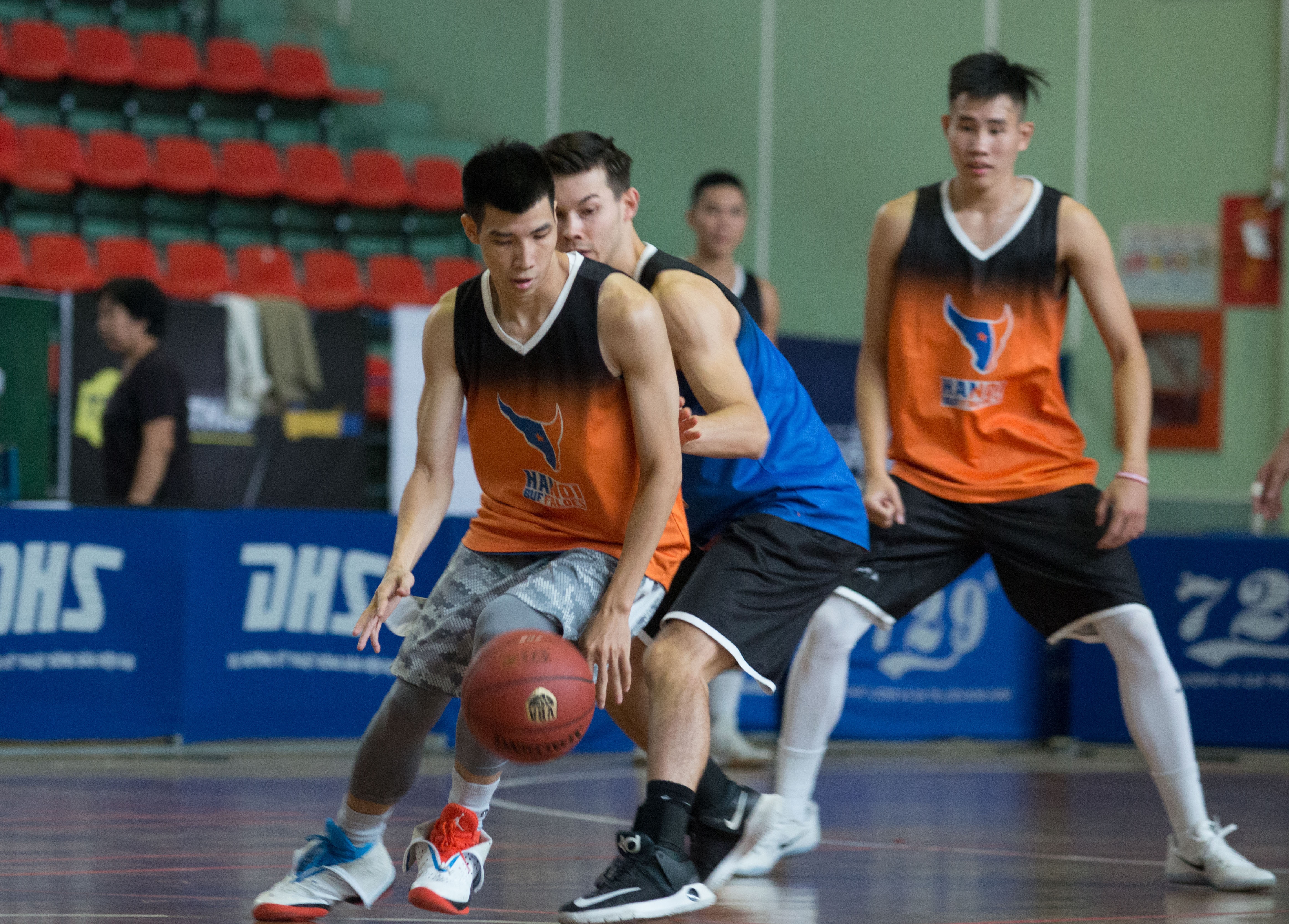 Hanoi buffaloes tap luyen truoc pla-off anh 9