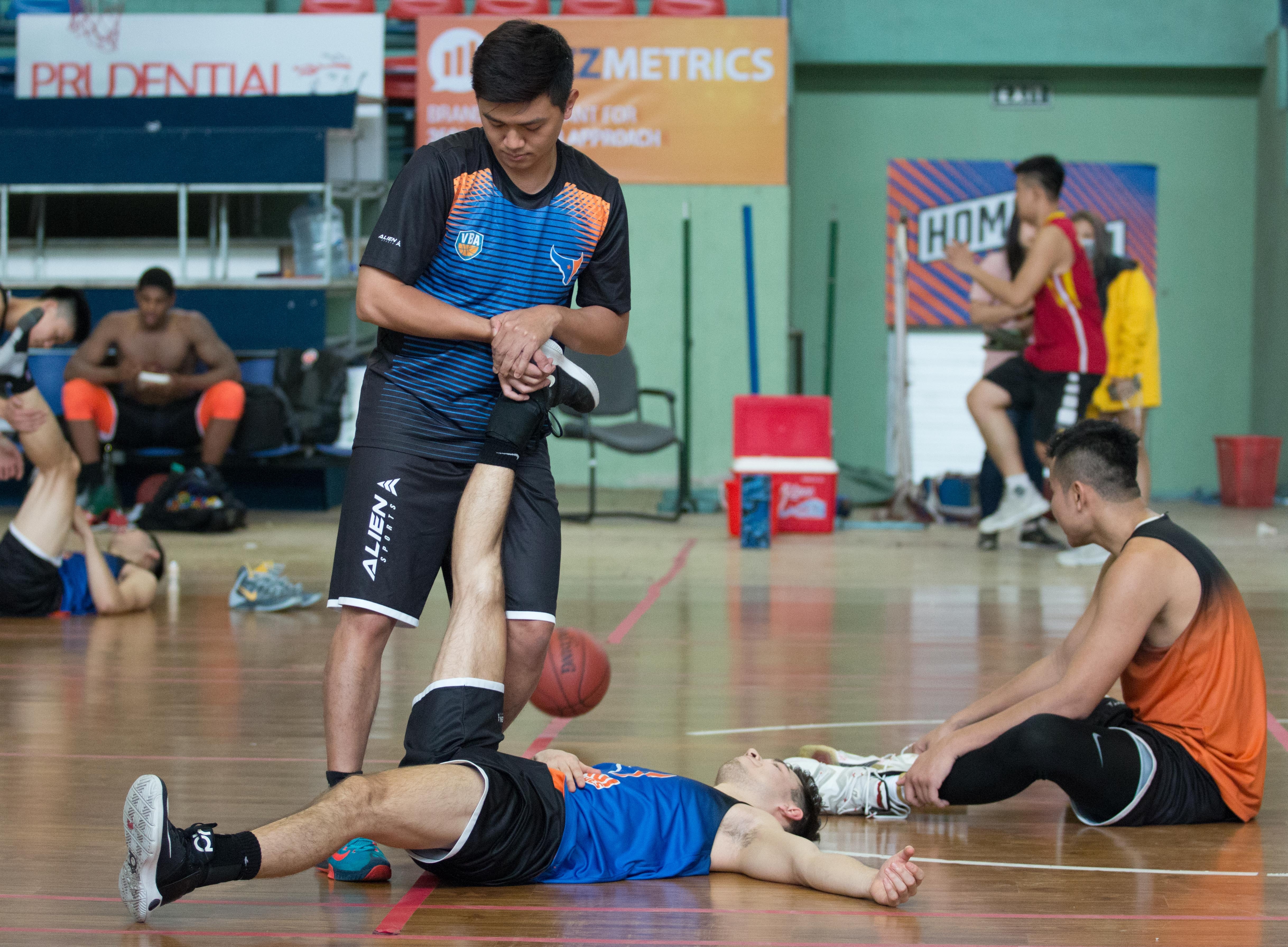 Hanoi buffaloes tap luyen truoc pla-off anh 17