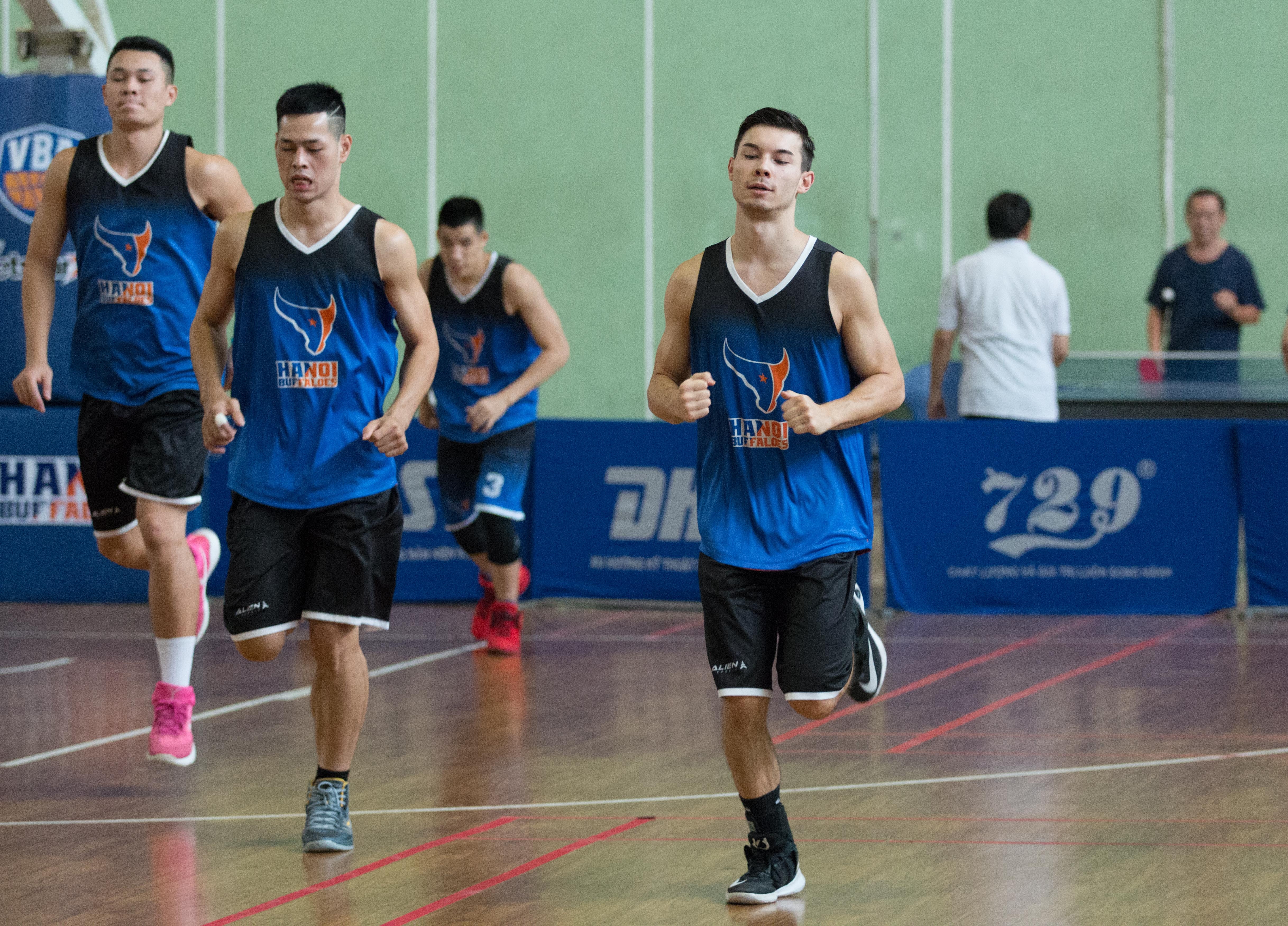 Vincent Nguyen, Hoang Ca tich cuc tap luyen nham phuc han TL Warriors hinh anh