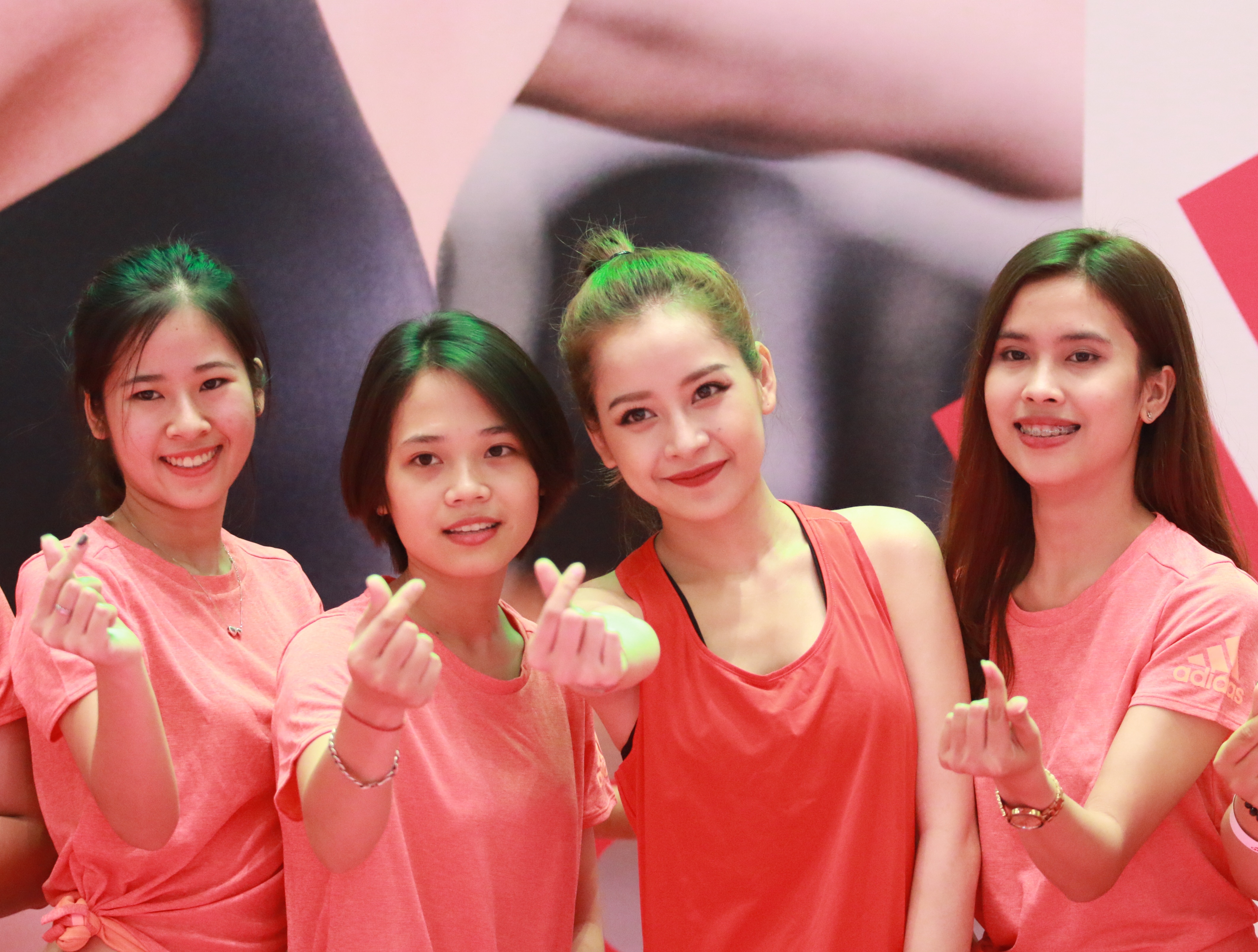 chi pu bieu dien the thao anh 23