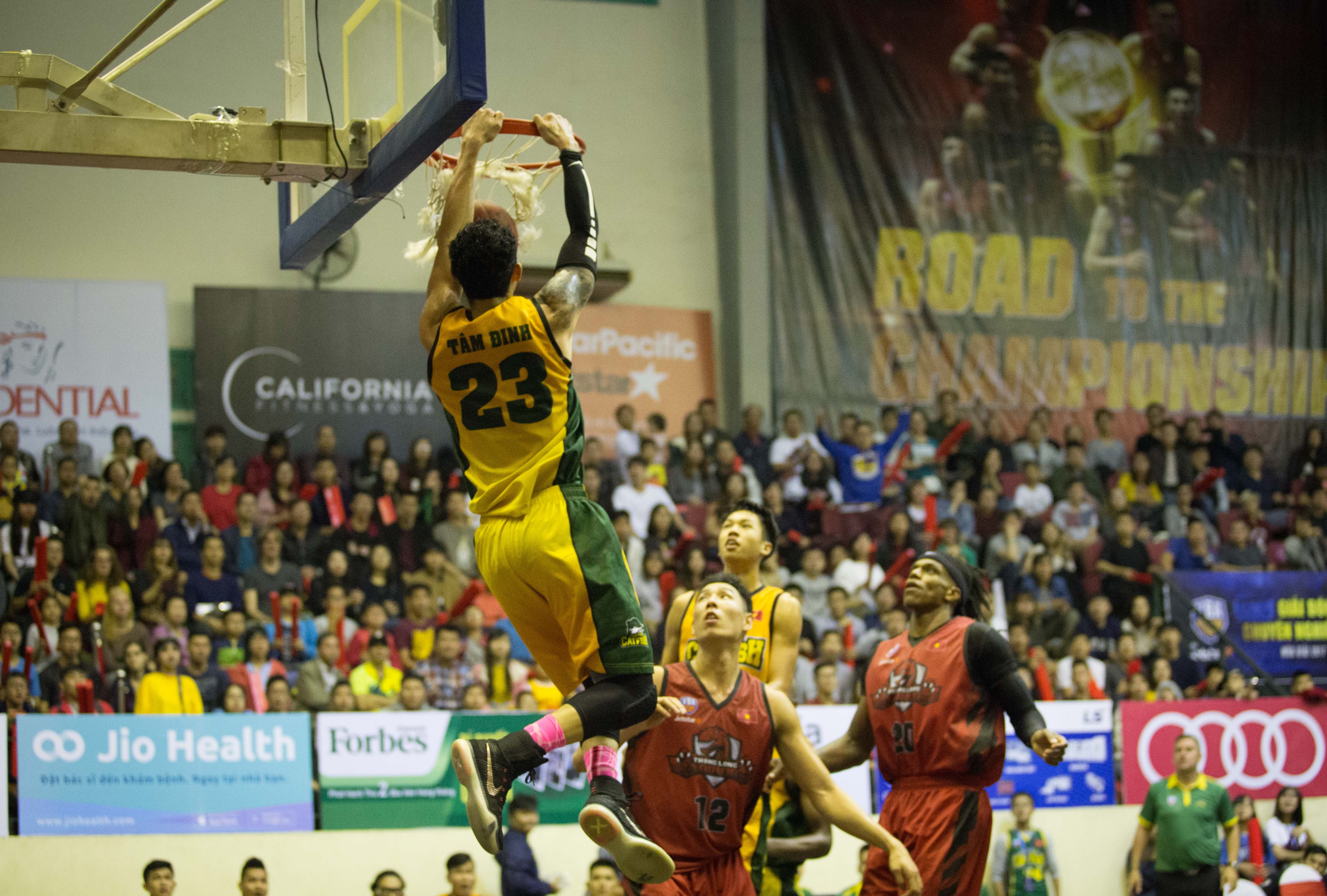 Ruot duoi nghet tho, Cantho Catfish danh bai Thanglong Warriors tai HN hinh anh