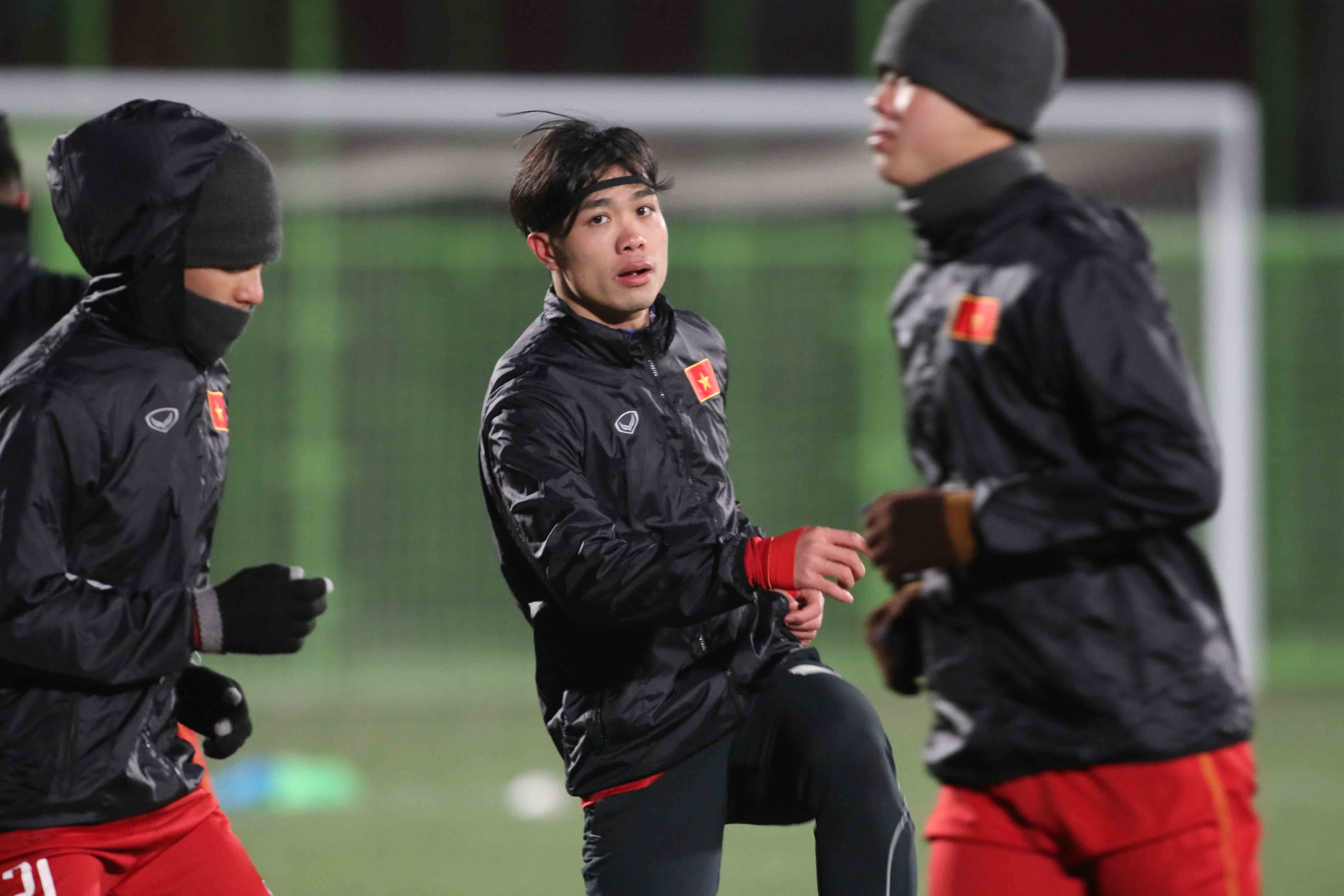 U23 Viet Nam 'de tho' hon voi thoi tiet o Trung Quoc hinh anh