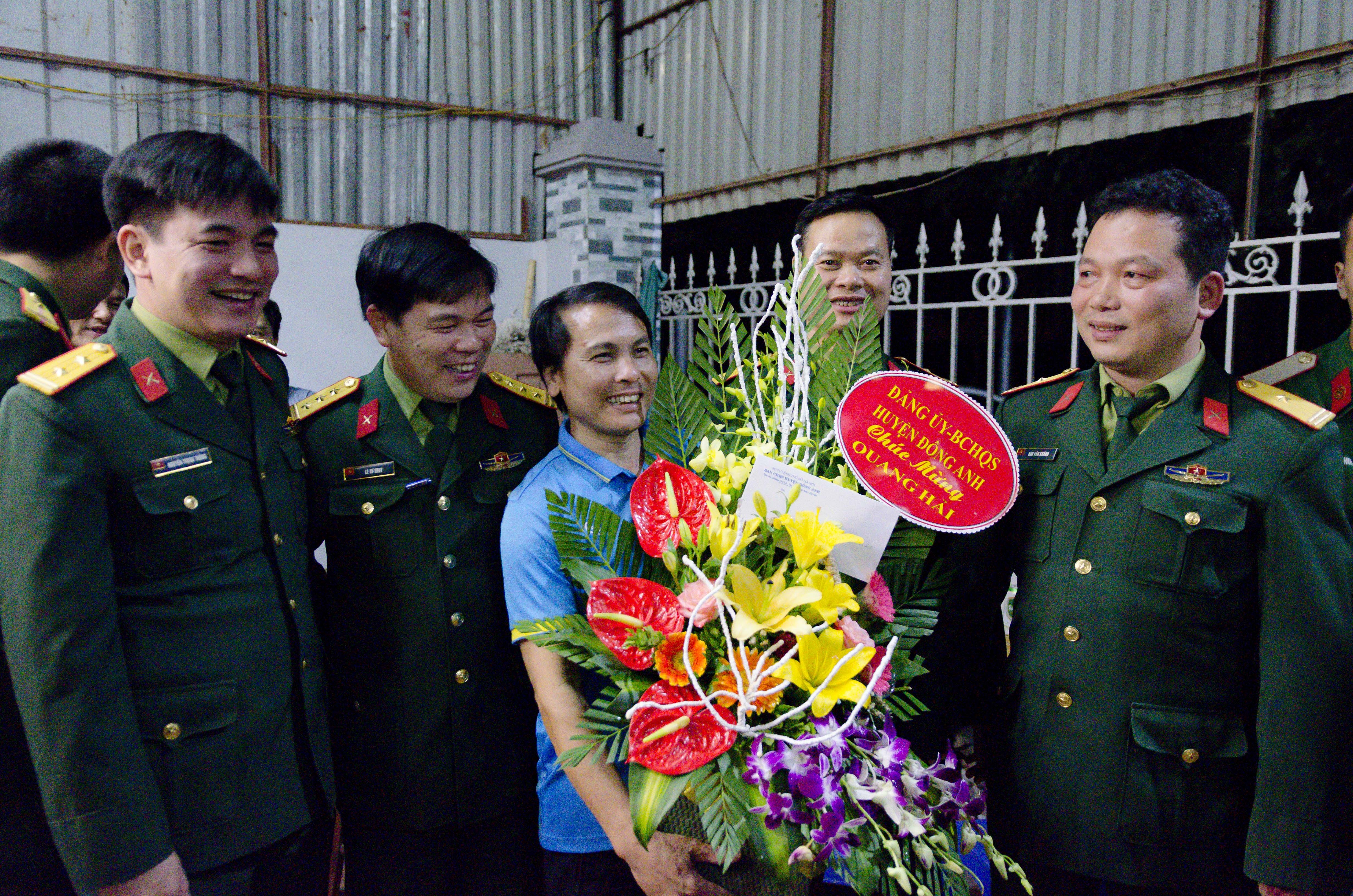 'Trong tim toi bay gio, Quang Hai con hon ca Messi hay Ronaldo' hinh anh