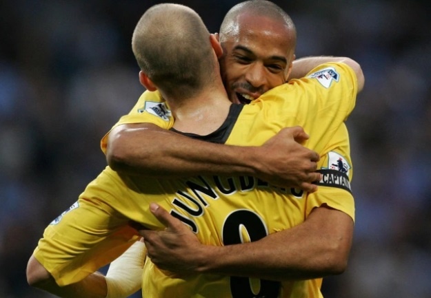 bo doi an y premier league anh 7