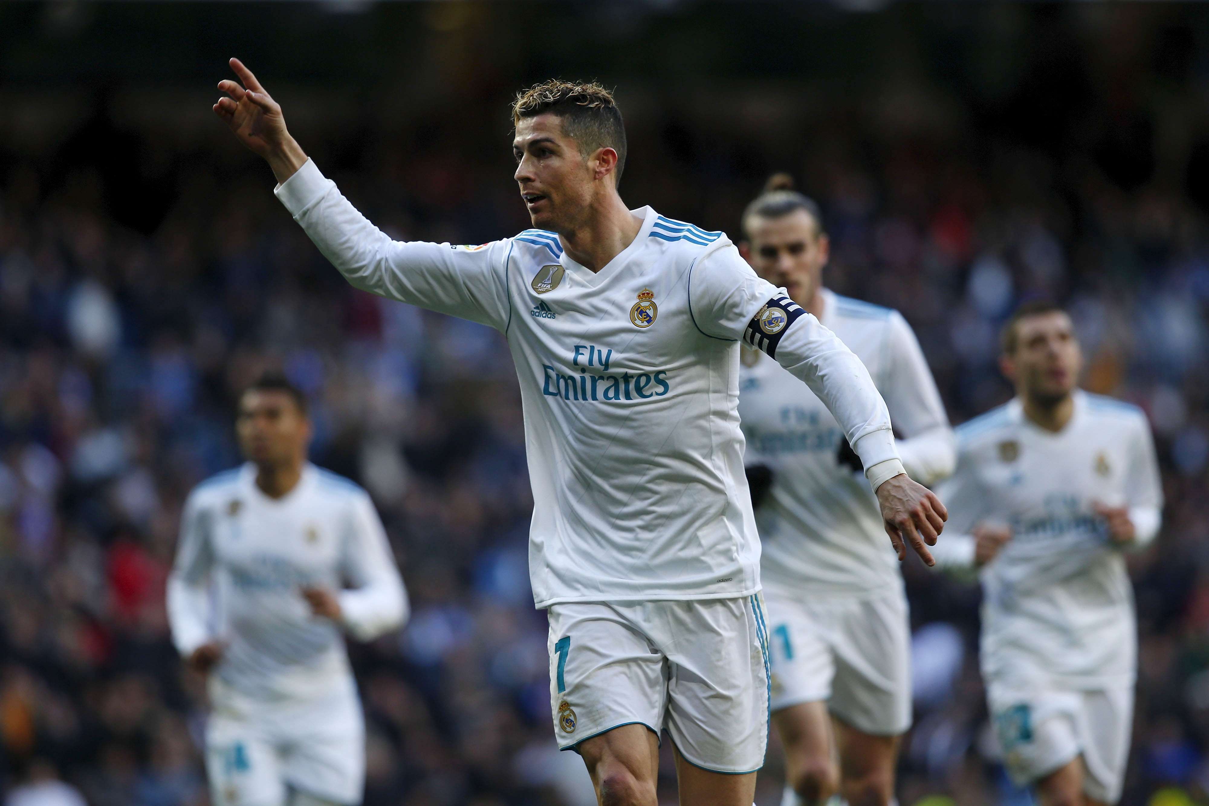 Thua khi phong do cao, Real Madrid tinh buong La Liga? hinh anh