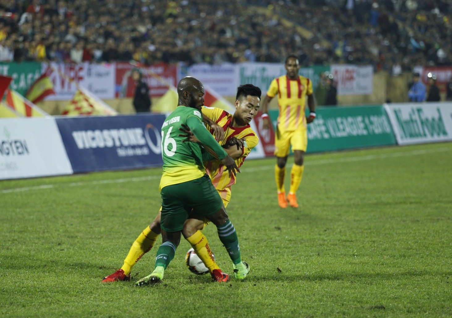 nam dinh v.league anh 4