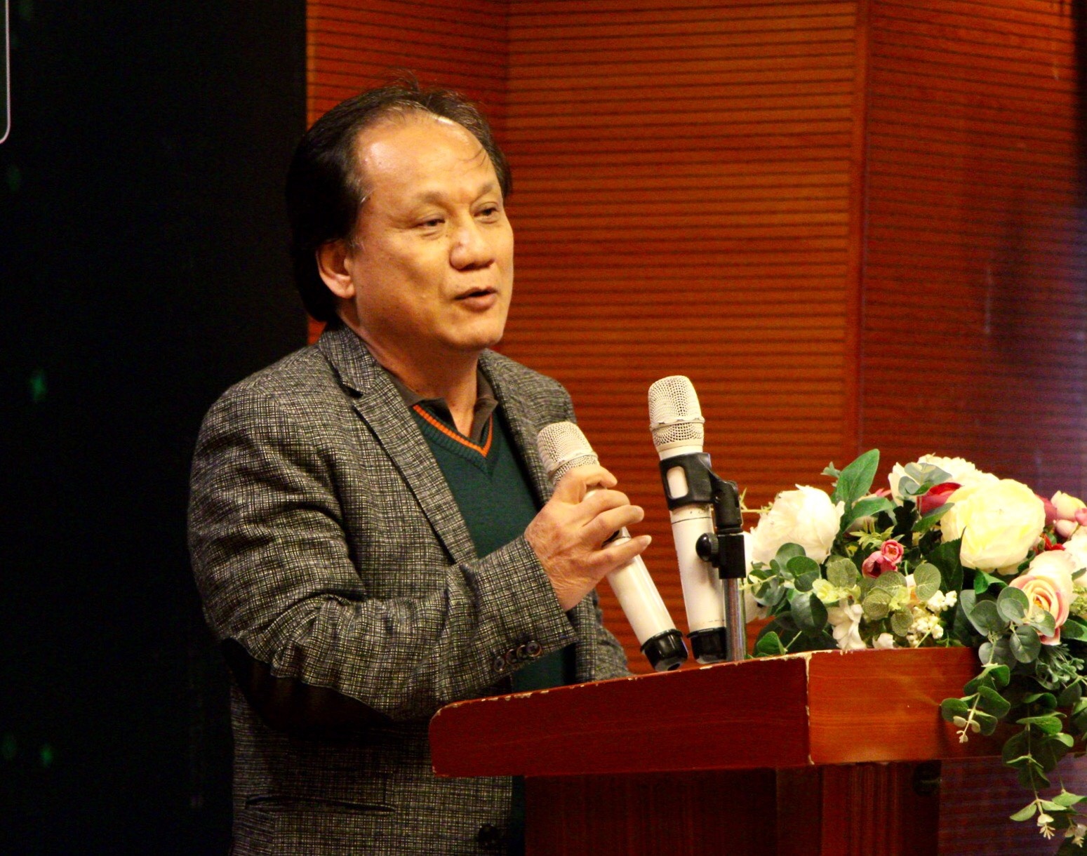 bong da phui ha noi anh 1