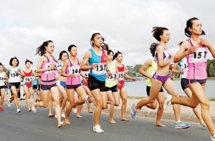 Cong nghe hien dai xuat hien o giai chay 60 tuoi hinh anh