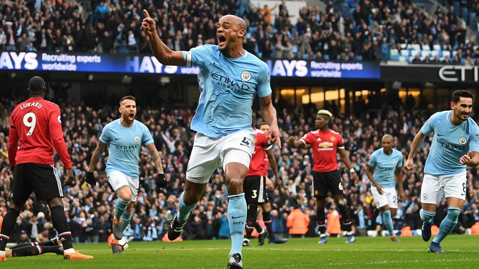 Thua MU, Man City phai cho den khi nao moi vo dich Premier League? hinh anh