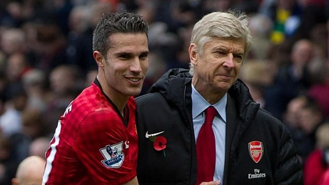 Duoc moi dan dat MU, HLV Wenger tu choi vi Arsenal hinh anh