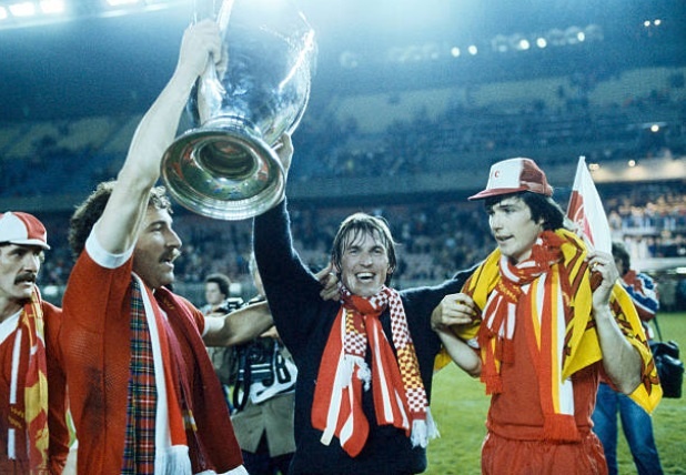 54 nam qua, Real chi thua moi Liverpool o chung ket Champions League hinh anh