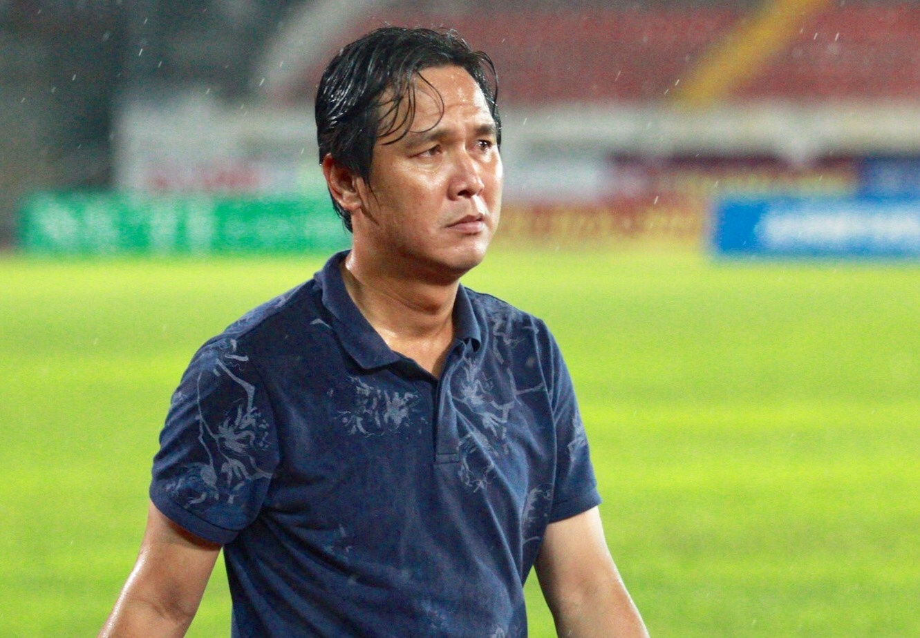 HLV Minh Phuong that vong vi Da Nang de thua phut 90+4 hinh anh
