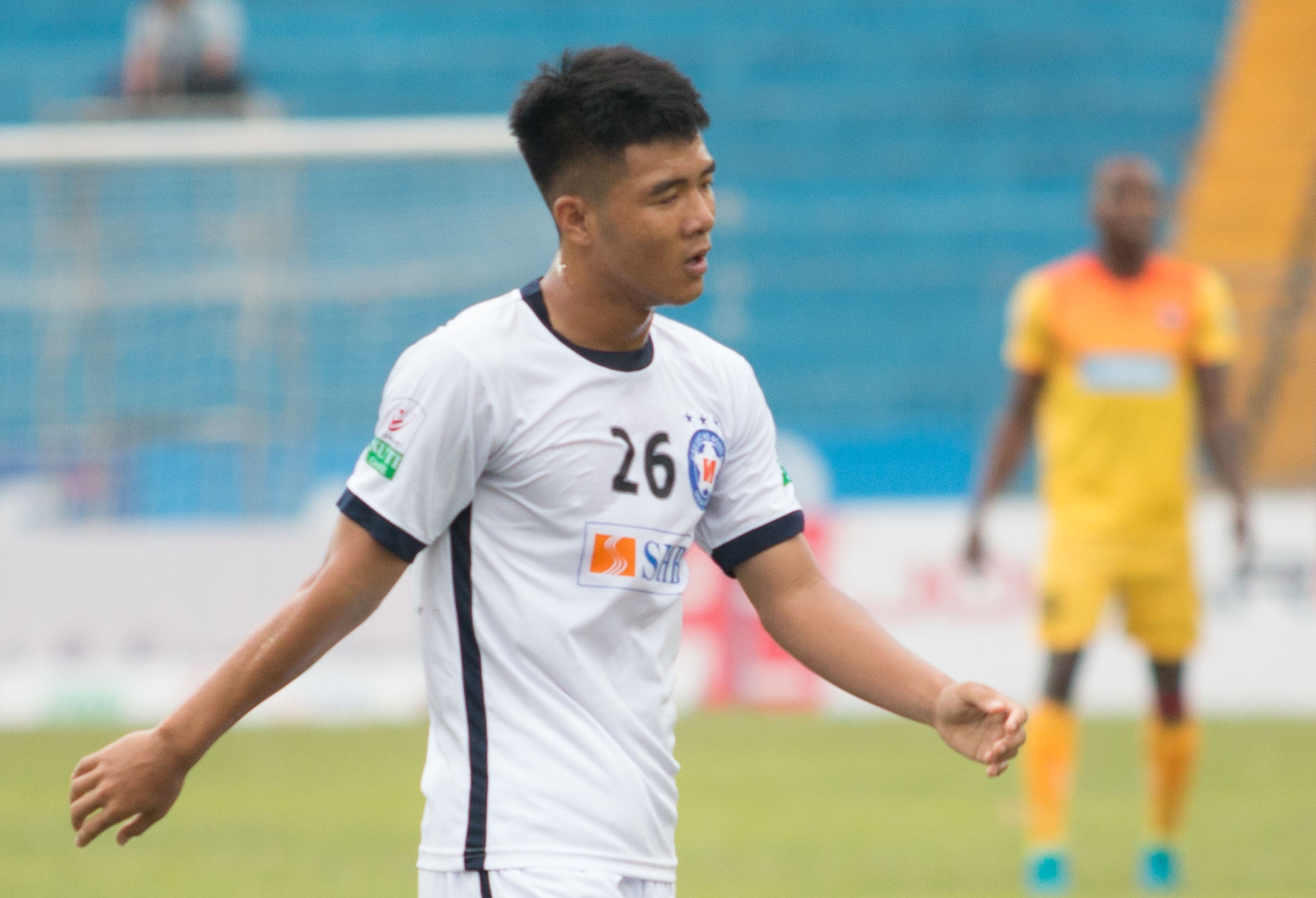 Tu cho vui suong, Ha Duc Chinh buc tuc khi doi nha thua tran phut cuoi hinh anh