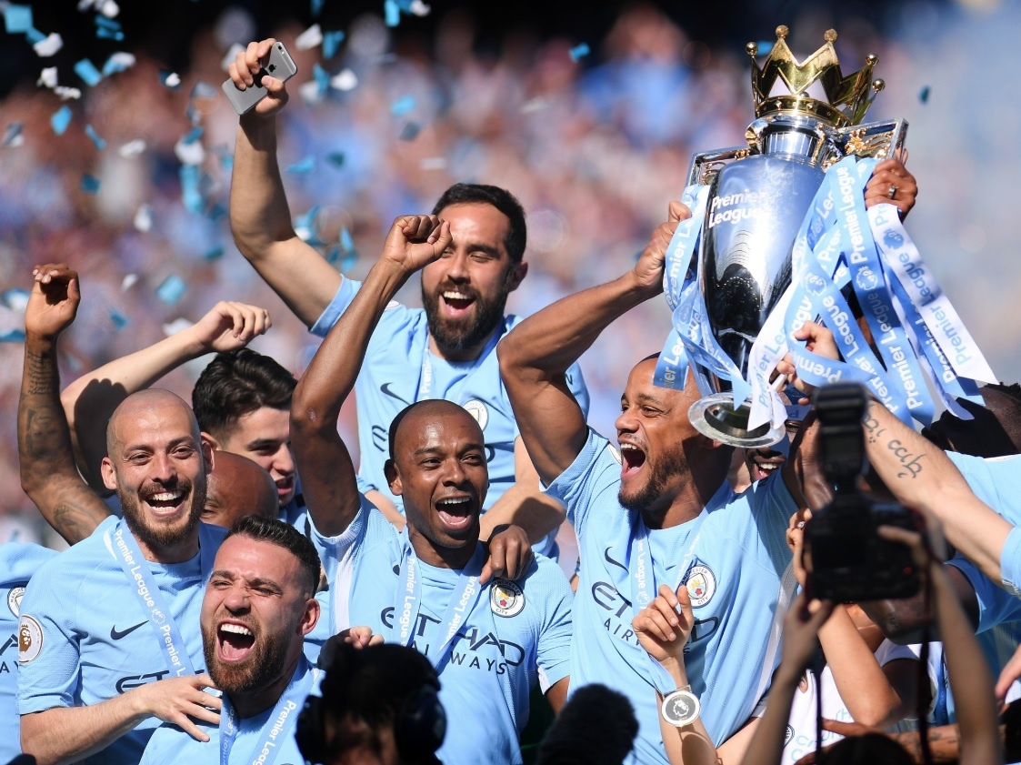 con so premier league anh 1