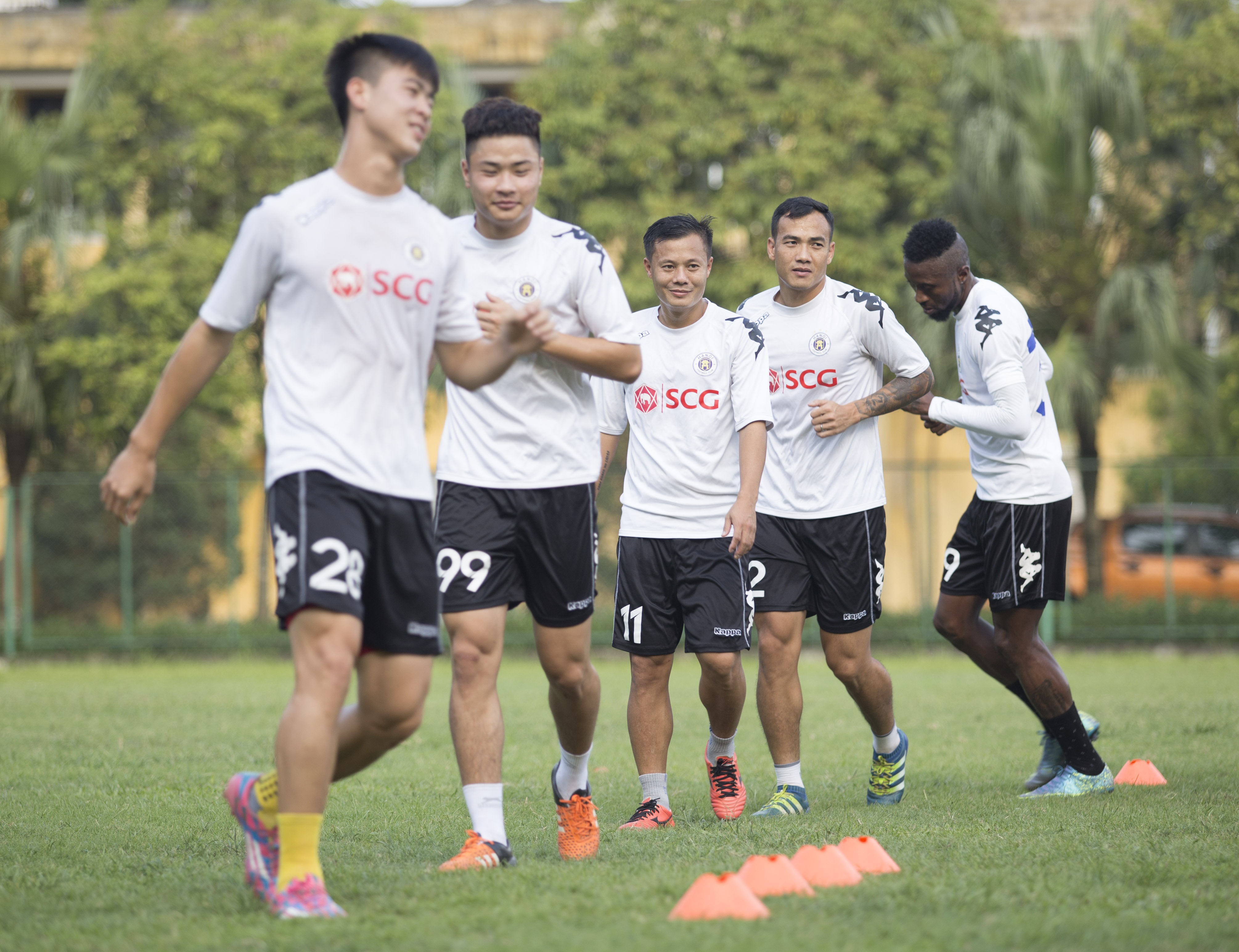 hlv chu dinh nghiem clb ha noi anh 1