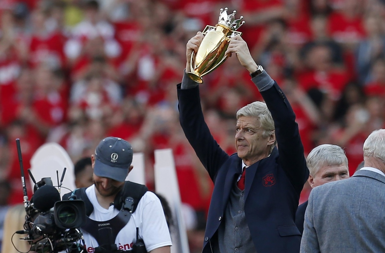 HLV Wenger lap them ky luc trong ngay chia tay Arsenal hinh anh