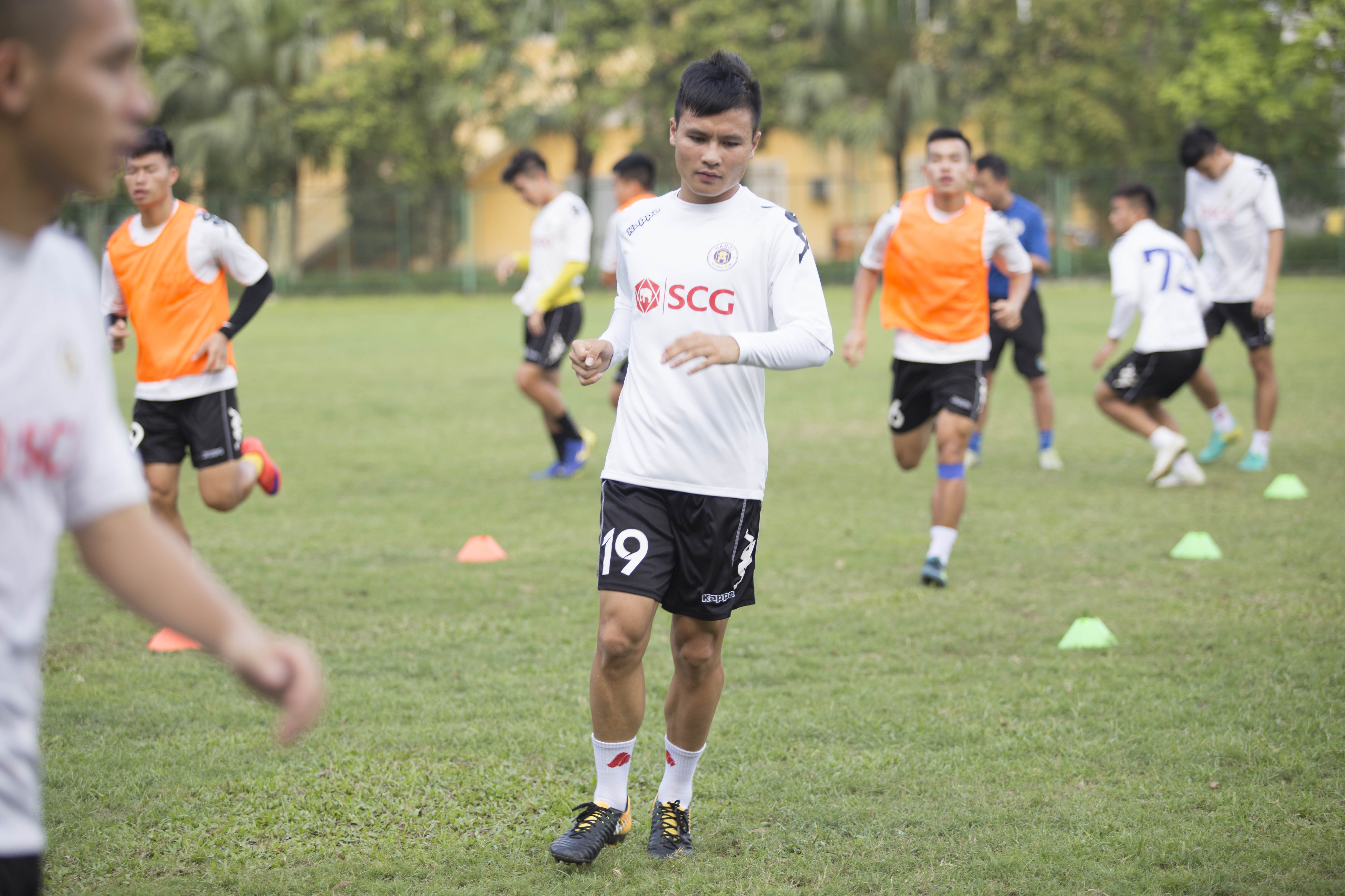 hlv chu dinh nghiem clb ha noi anh 9