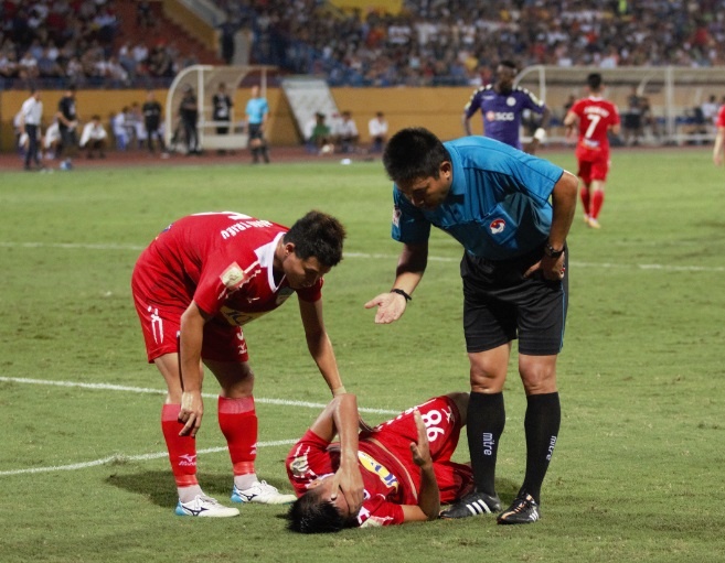 Cau thu HAGL nam san, HLV khang dinh hoc tro khong cau gio hinh anh