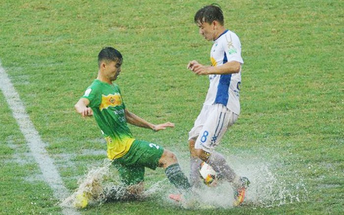 Pha da phat xe luoi HAGL dung dau 5 ban dep nhat vong 8 V.League hinh anh