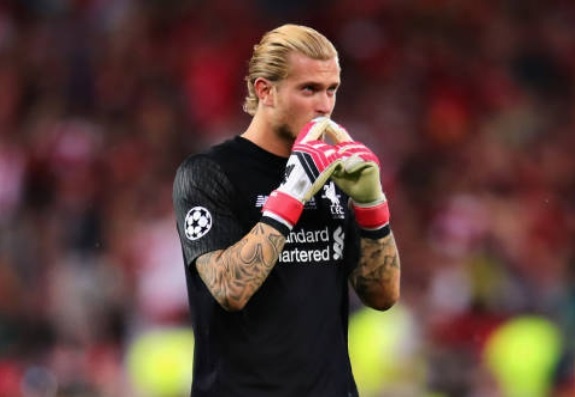 'Choi do te, Ronaldo van may man ne chi trich nho Karius' hinh anh