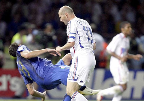 Cu huc dau cua Zidane va 9 khoanh khac kho quen tai World Cup hinh anh