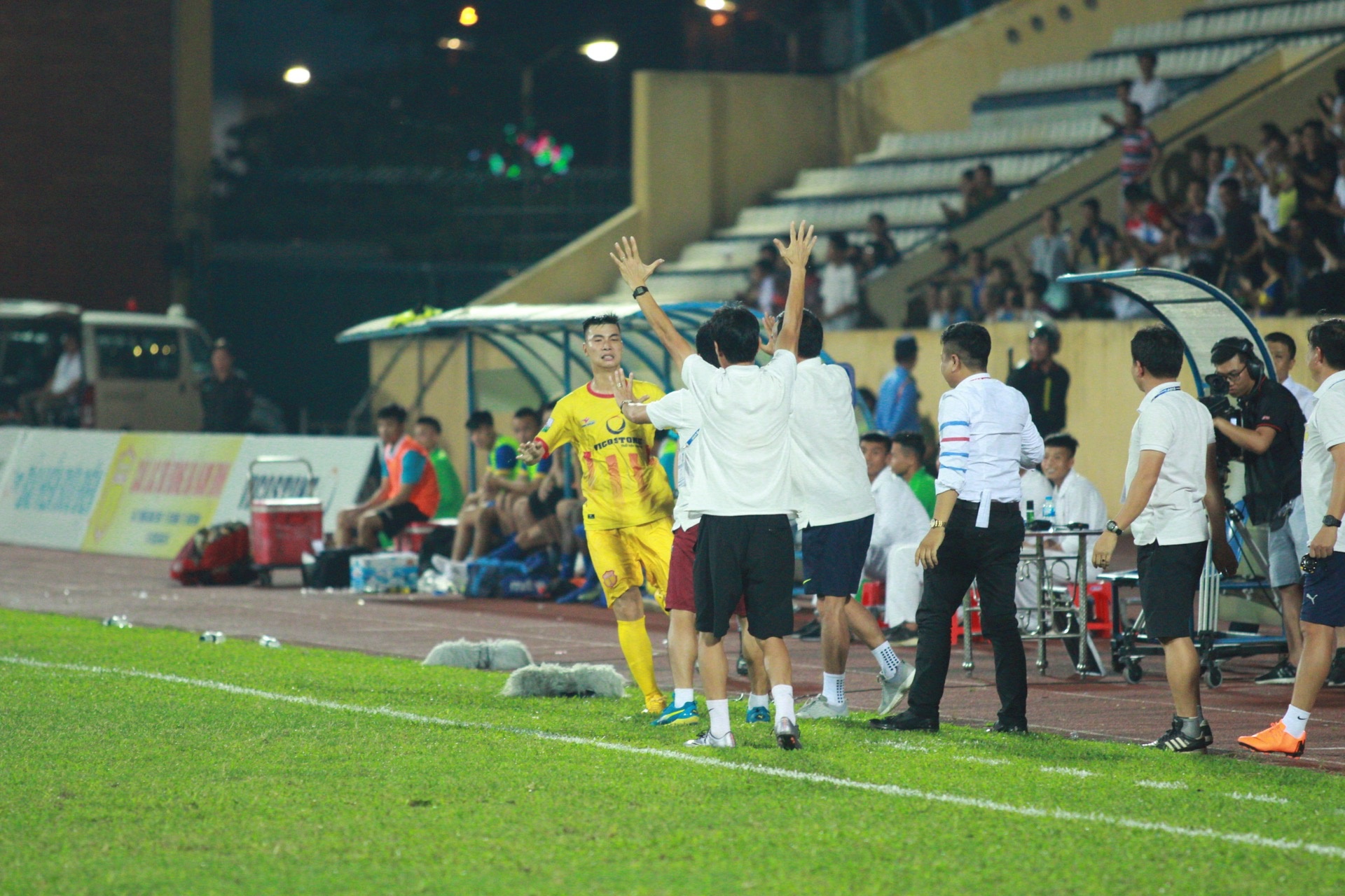 nam dinh thanh hoa vleague anh 3